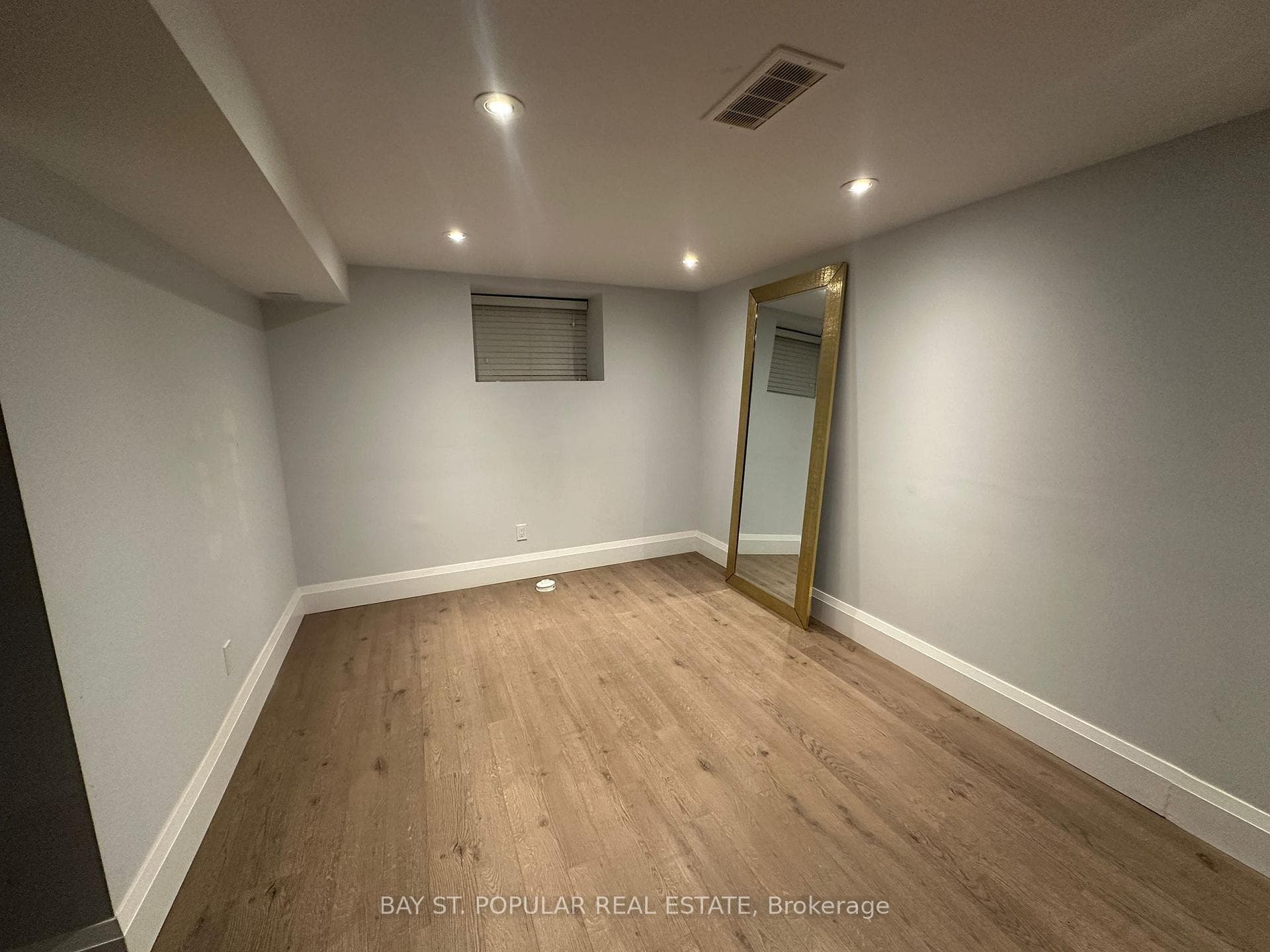493 Crawford Street photo 22