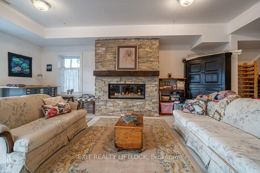 57 King Street photo 26
