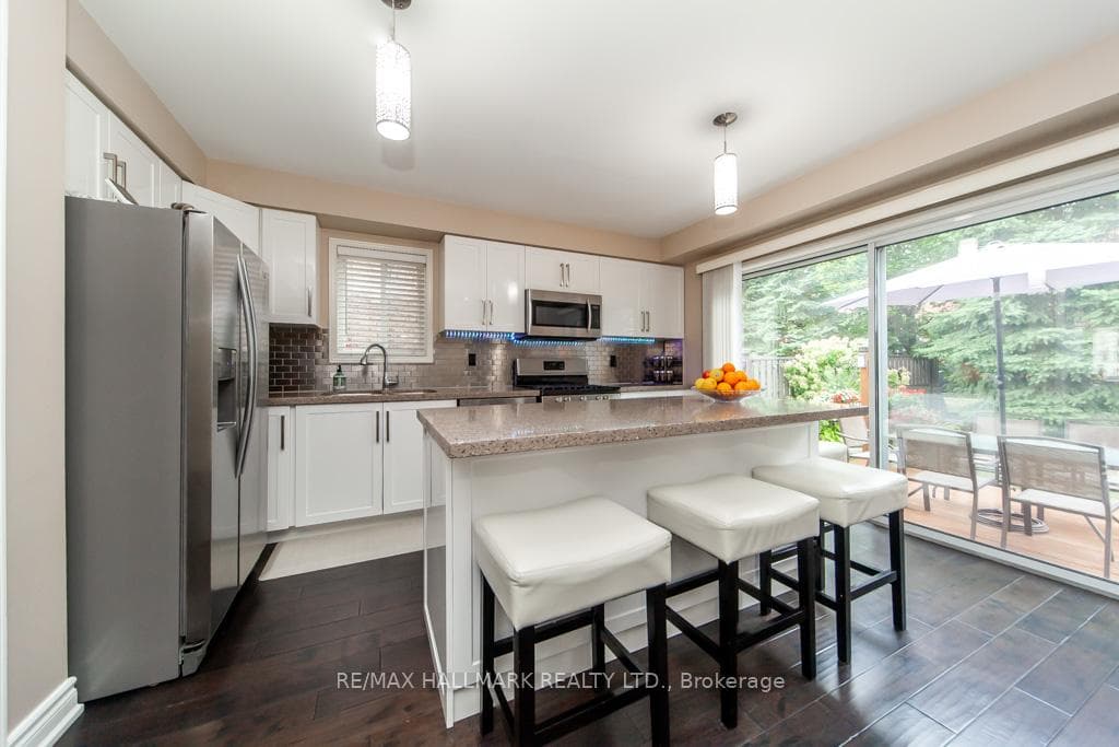73 Armitage Crescent photo 18