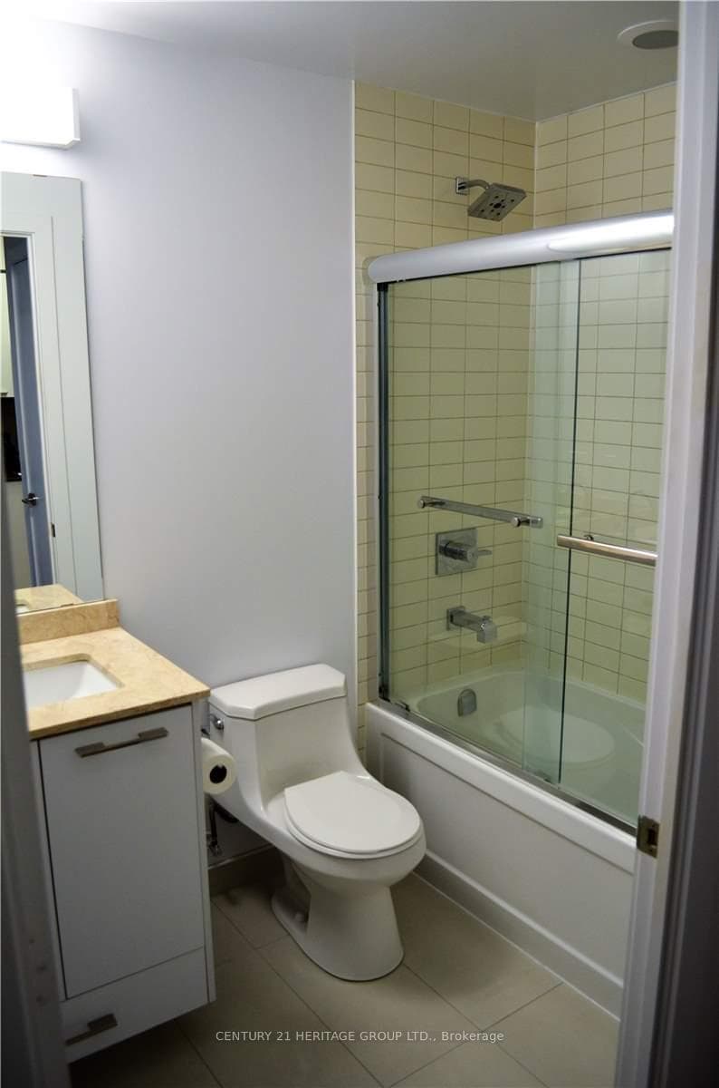 9471 Yonge Street Unit 1108 photo 10