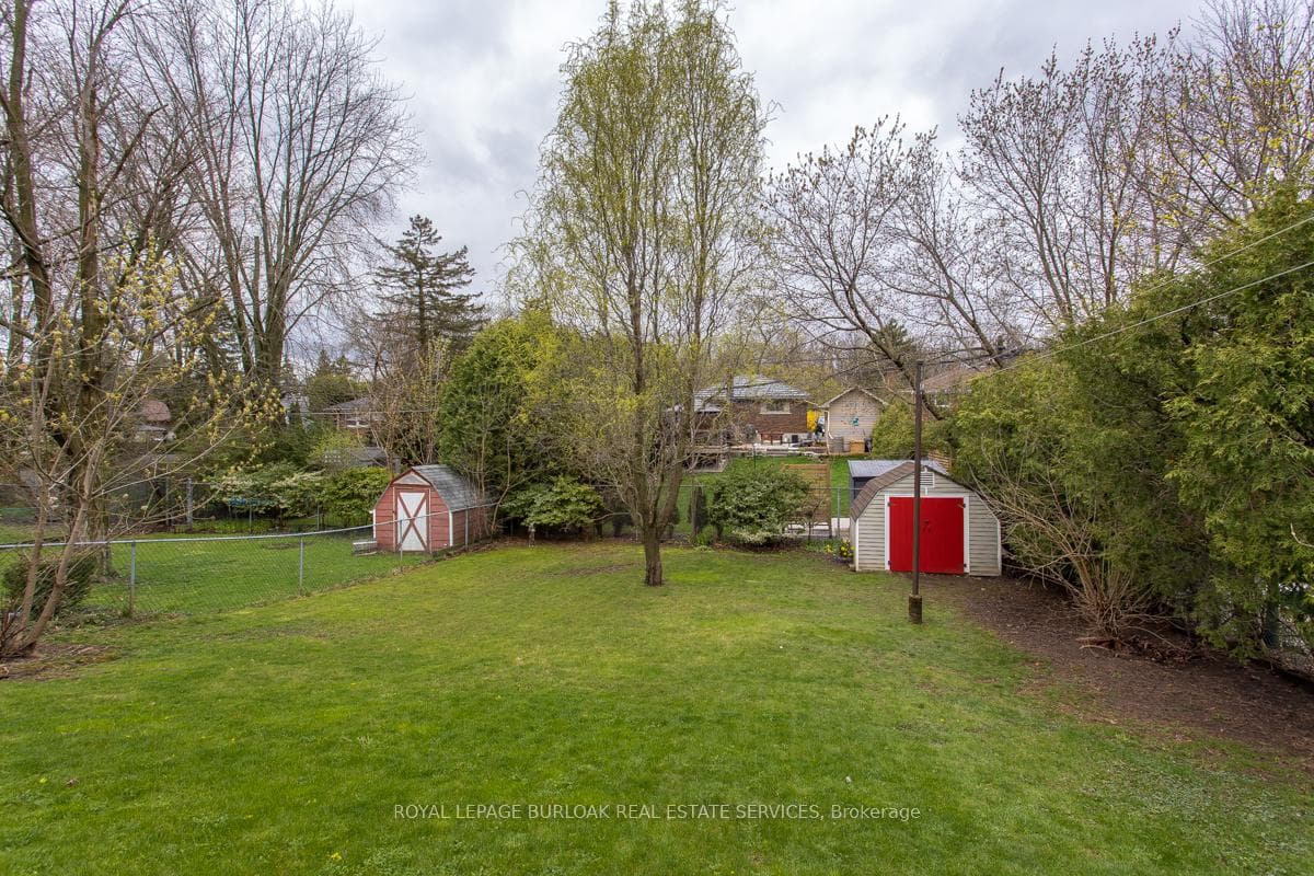 1360 Fisher Avenue photo 10