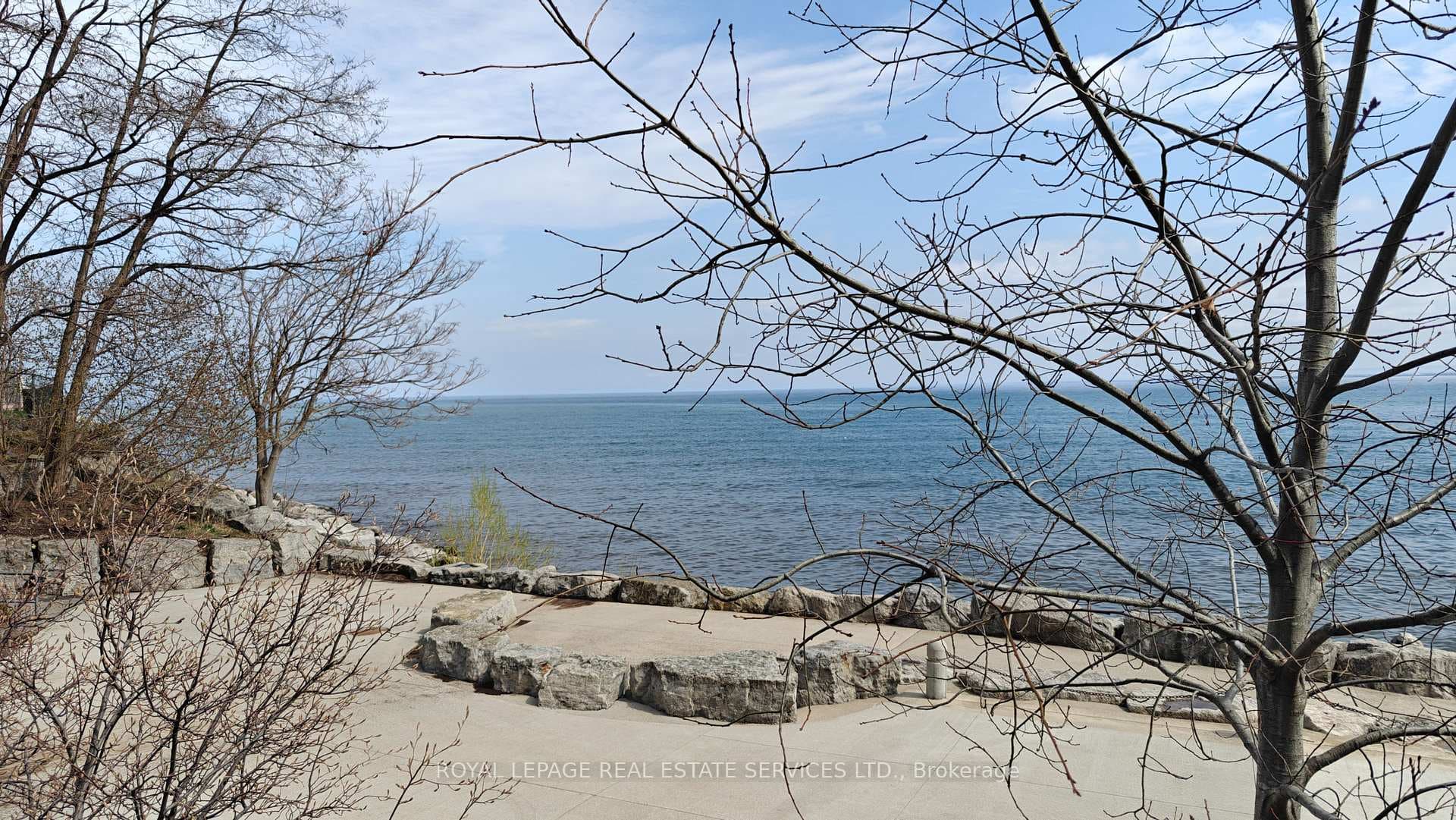 2075 Lakeshore Road Unit 411 photo 37