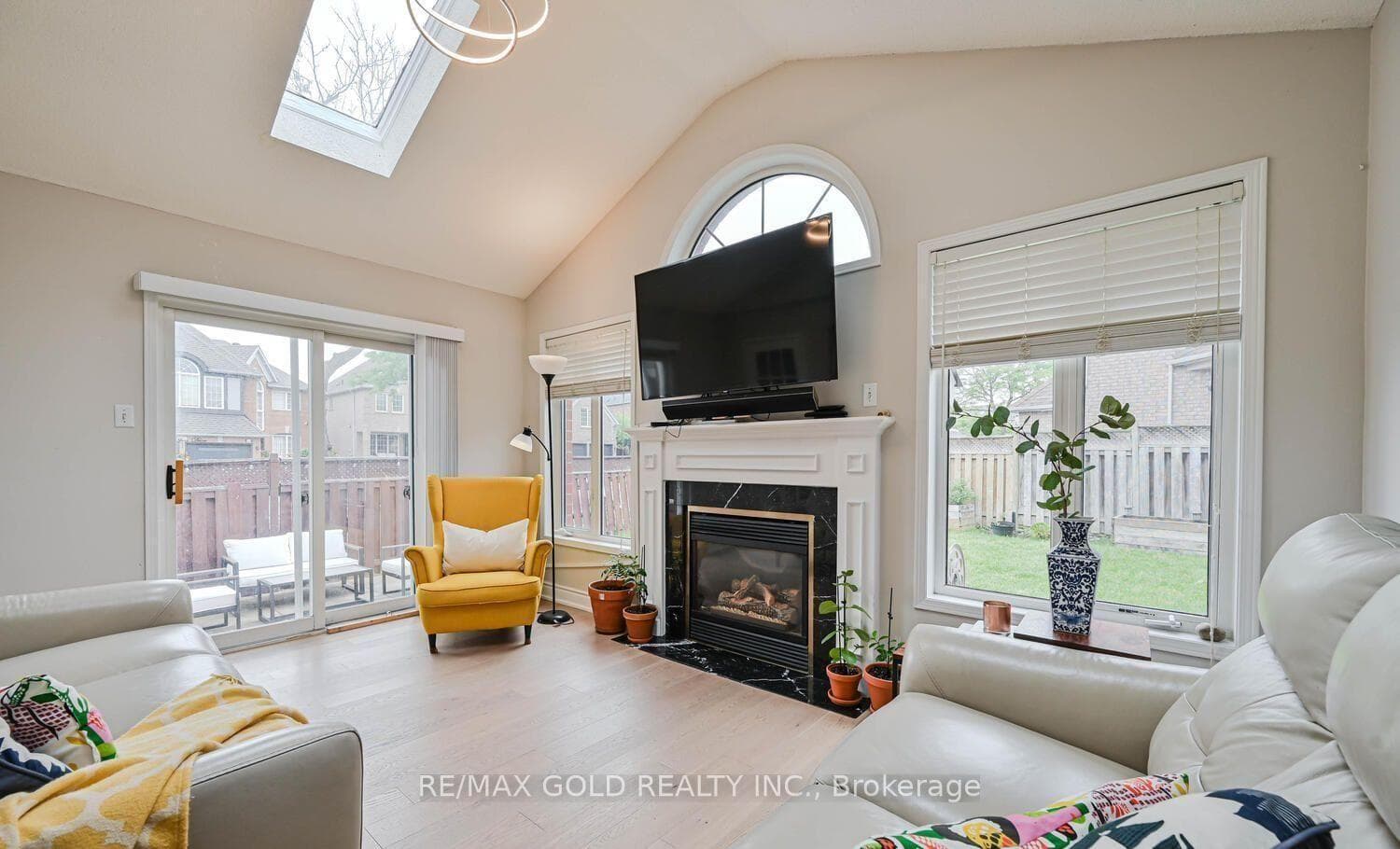 44 Ribbon Drive photo 2