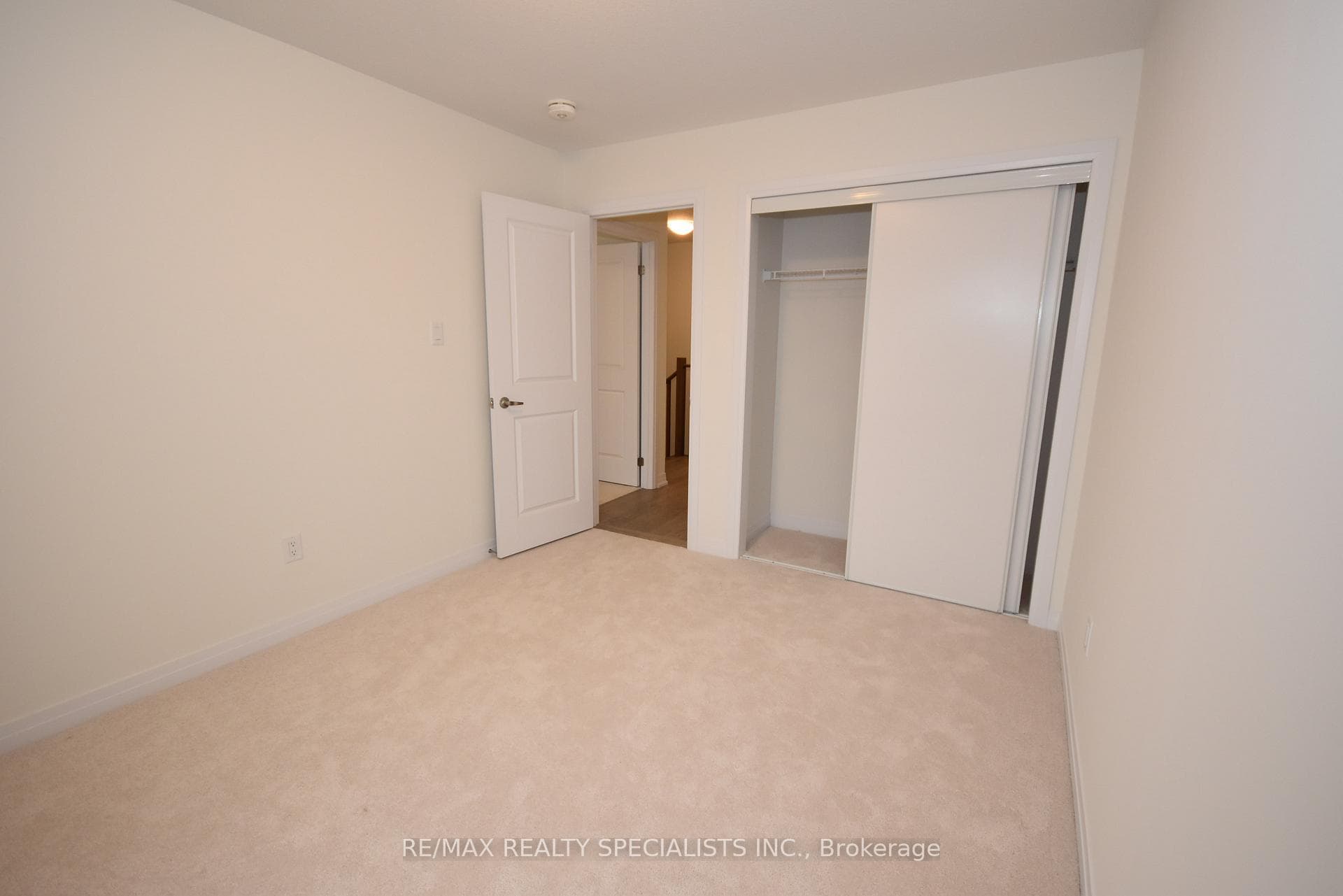 12 Velvet Way photo 25
