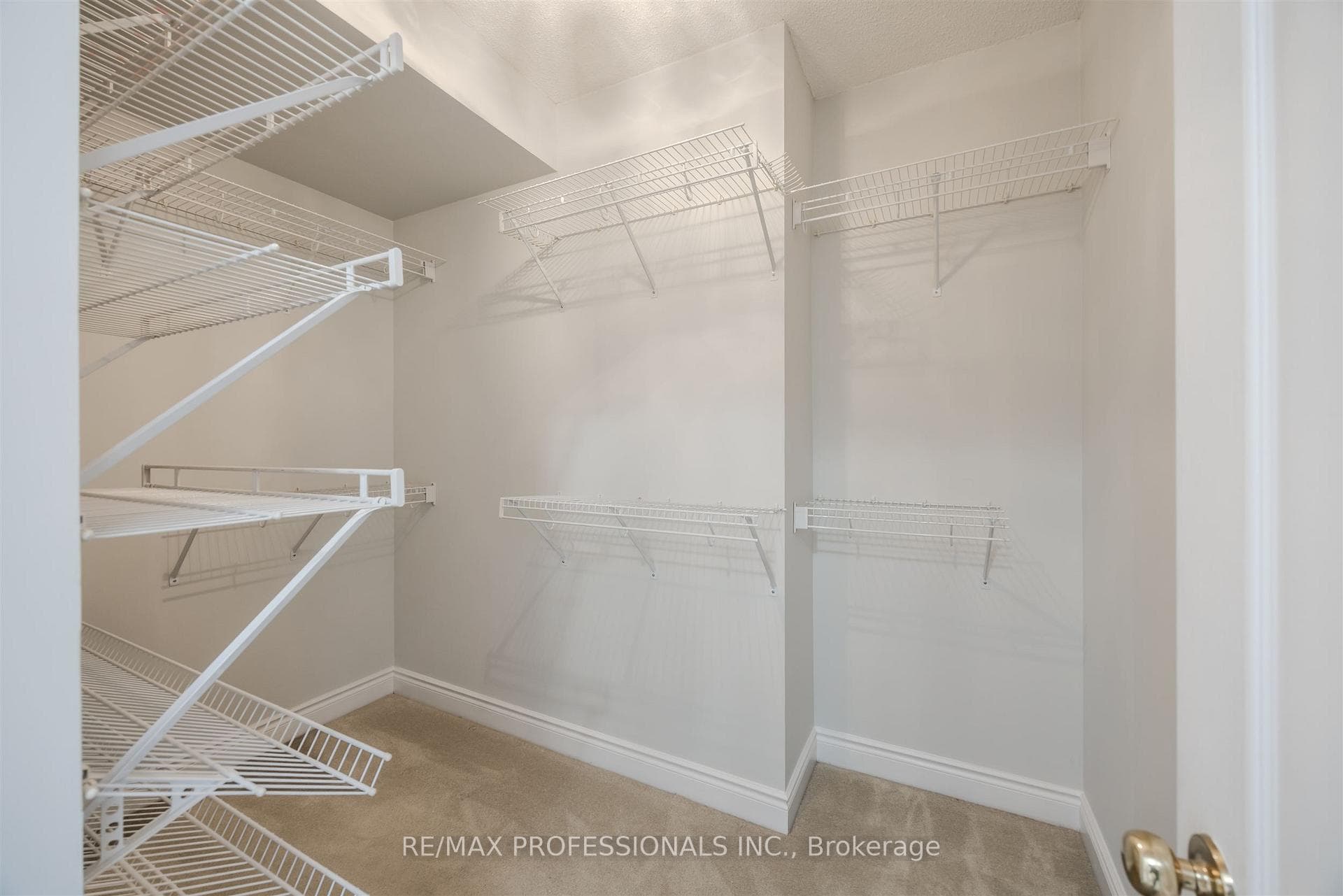 2 Aberfoyle Crescent Unit 1006 photo 32