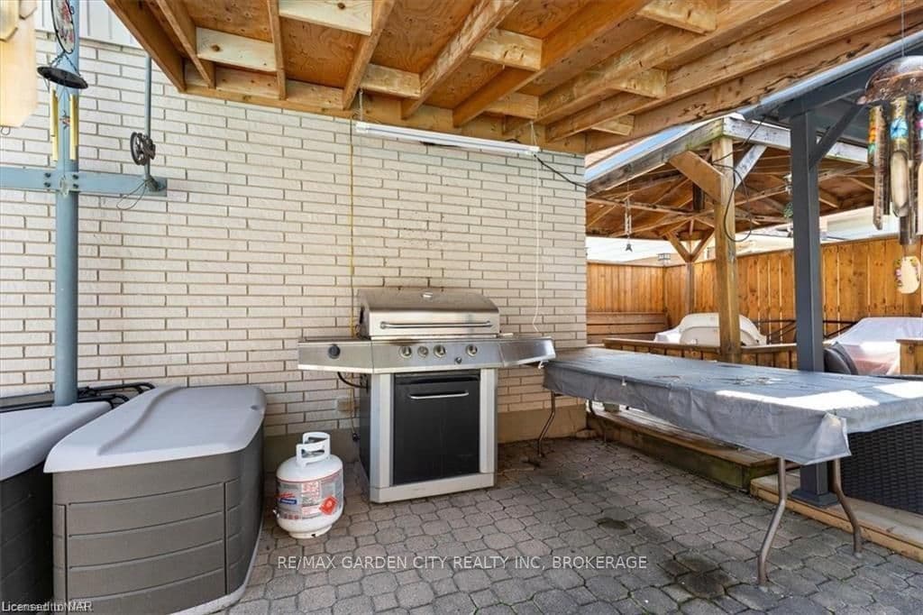 196 HILDRED Street photo 25