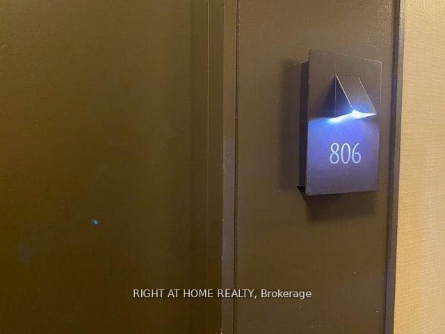 2240 Lake Shore Boulevard Unit 806 photo 2