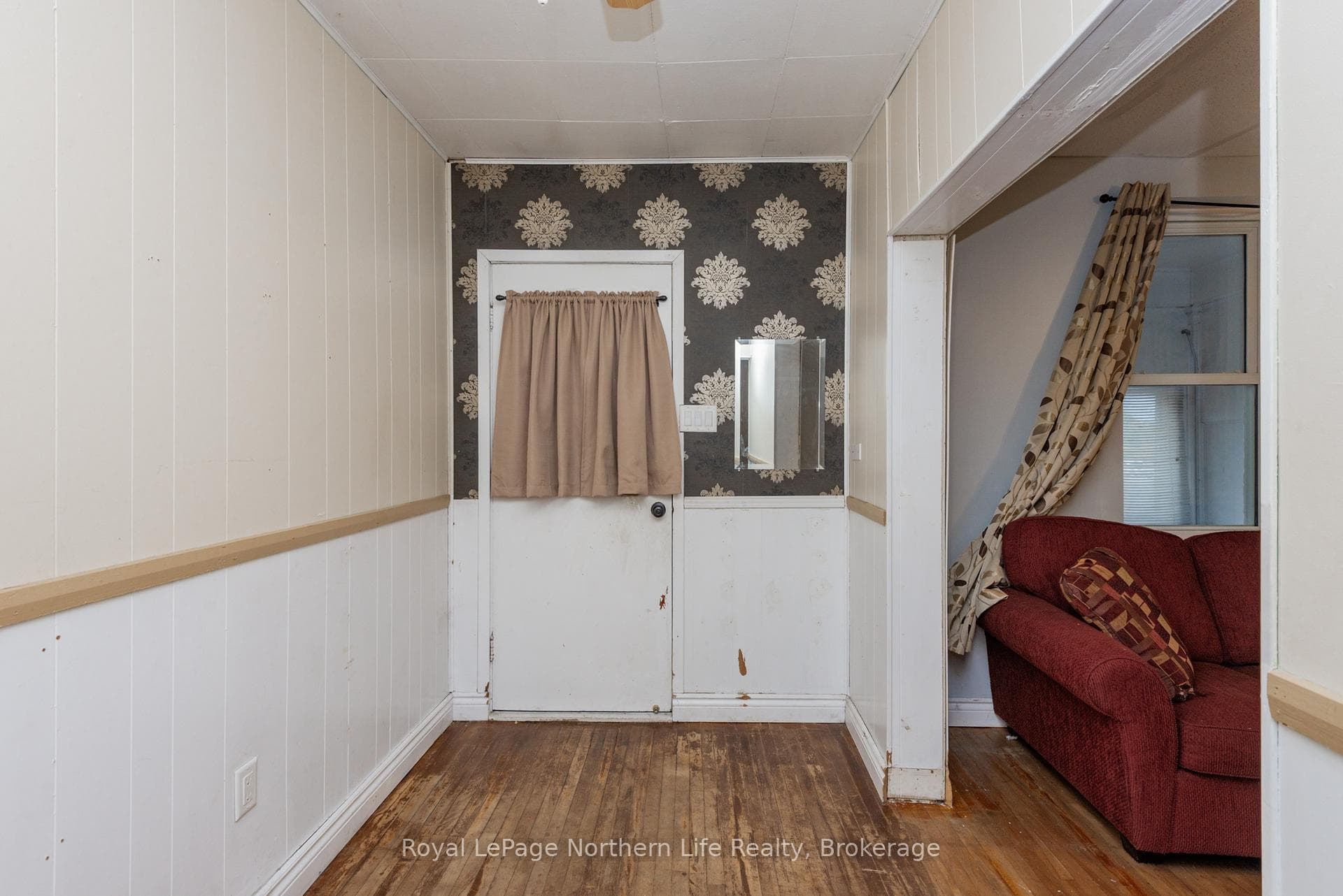 346 John Street photo 4