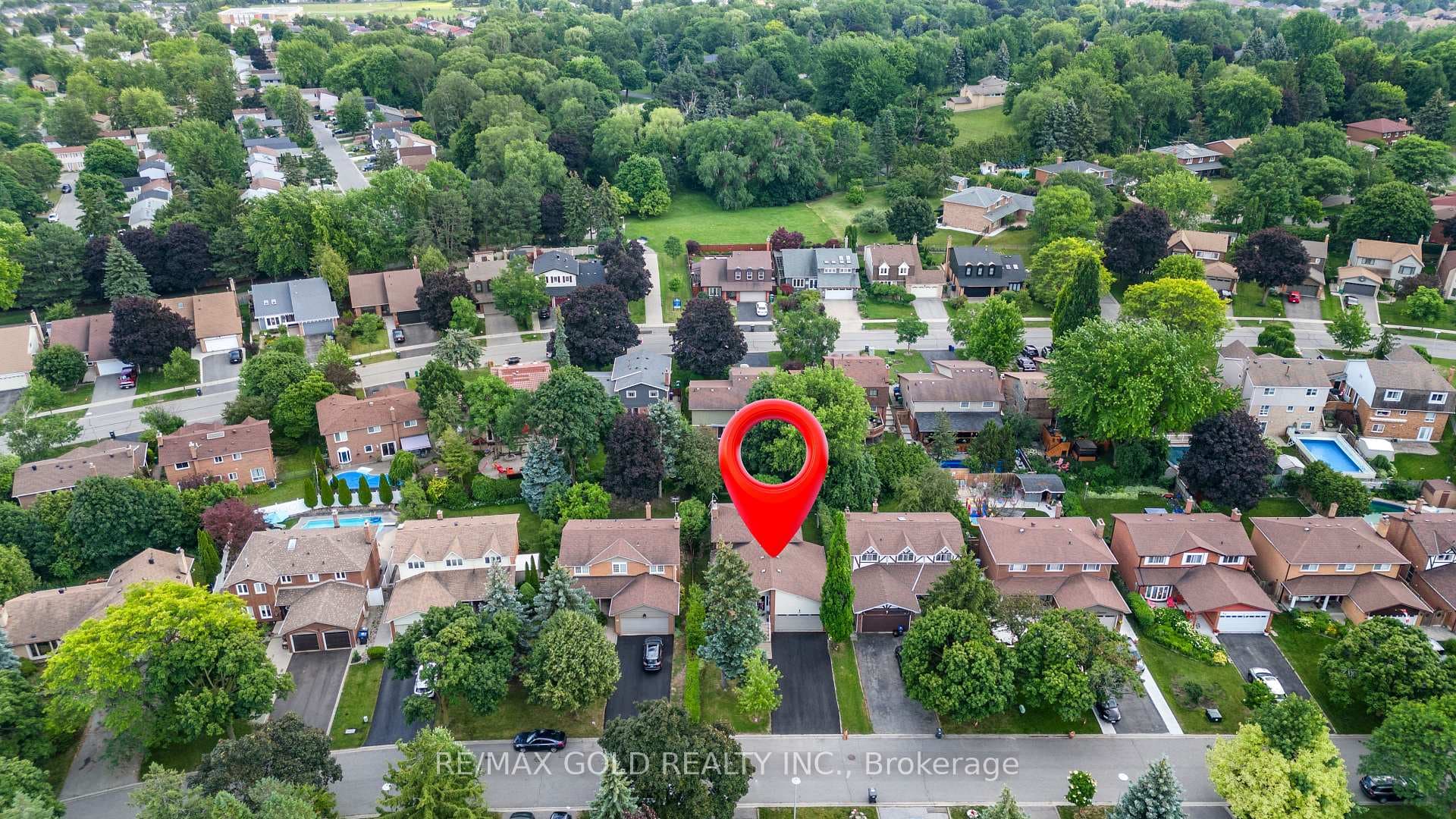 48 Maidstone Crescent photo 3