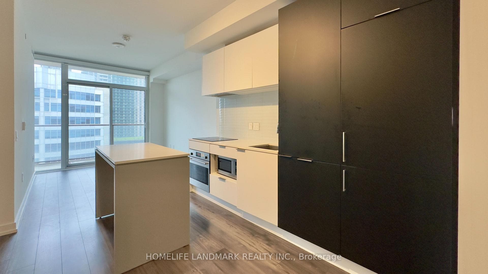33 Helendale Avenue Unit 809 photo 2