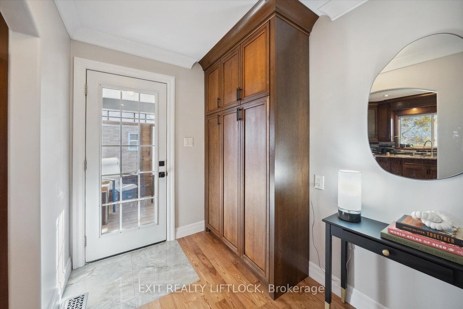 577 Spillsbury Drive photo 16