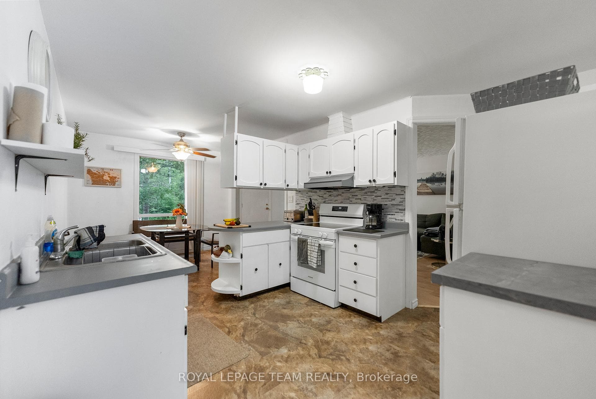 4 MURCHISON Road photo 32