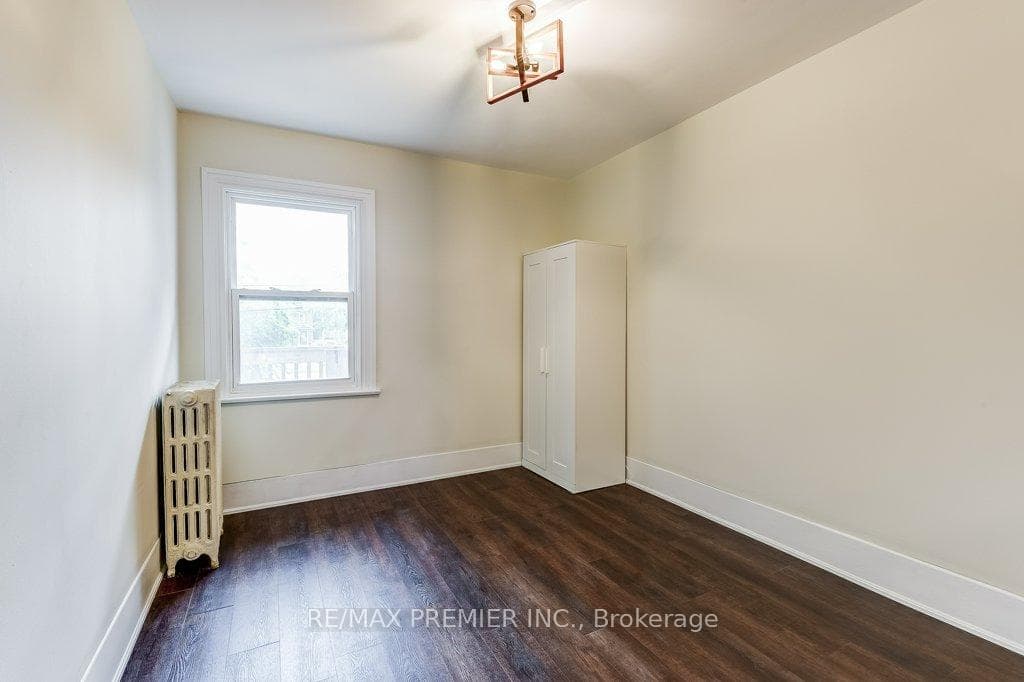 184 Highbourne Road Unit 2nd Floor photo 28