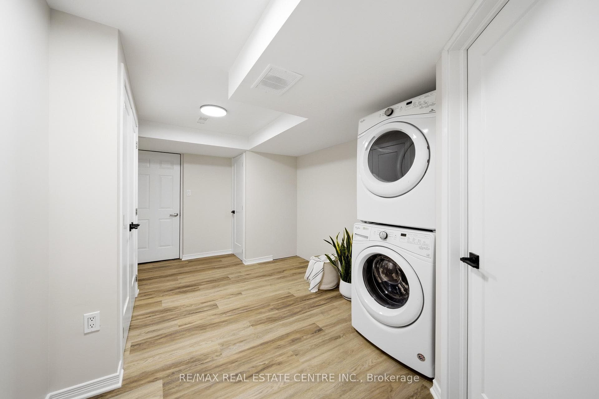 230 Avonsyde Boulevard Unit 31 photo 43