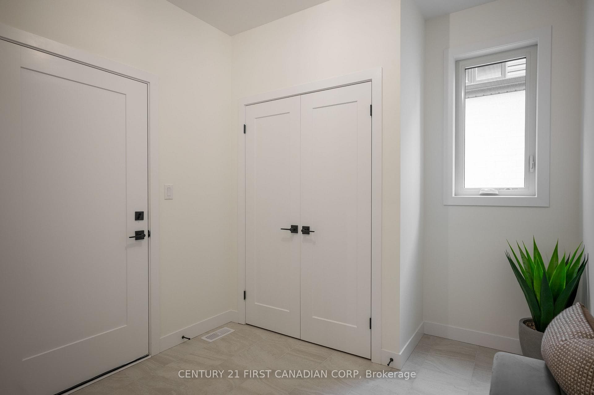 1378 Shields Place photo 20