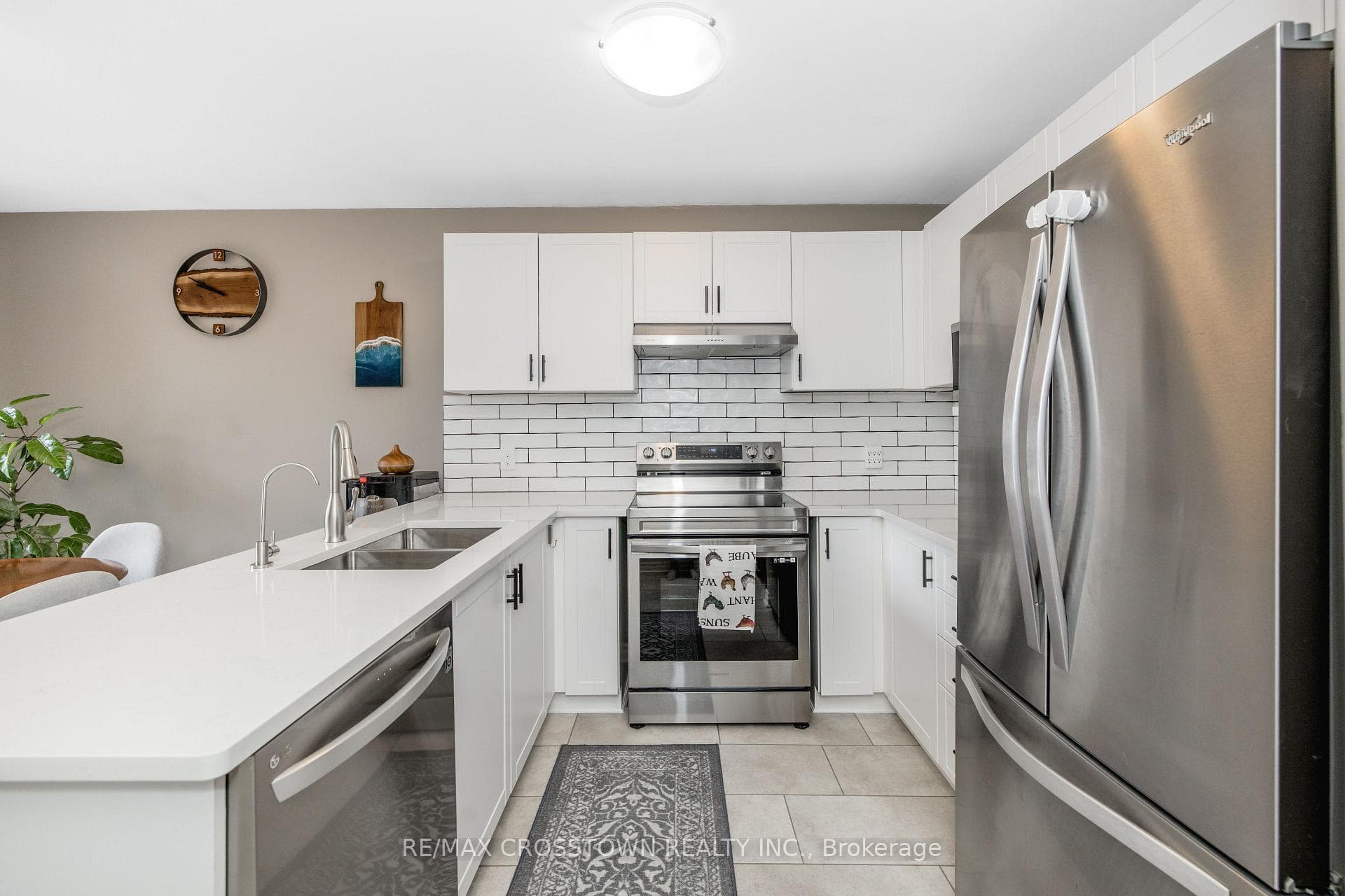 11 Revelstoke Court photo 14