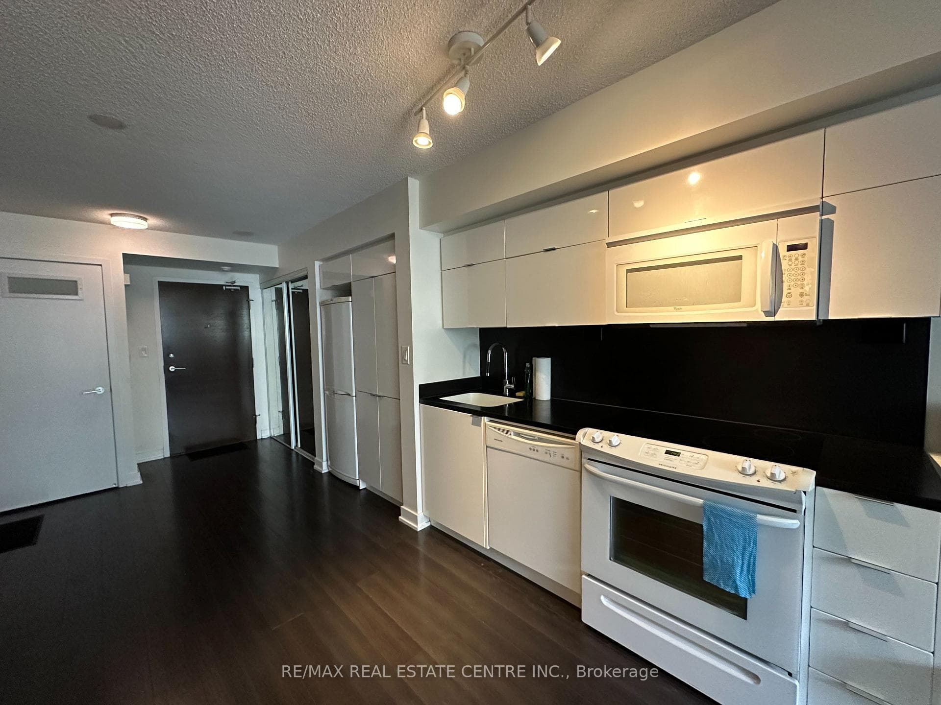 151 Dan Leckie Way Unit 541 photo 5
