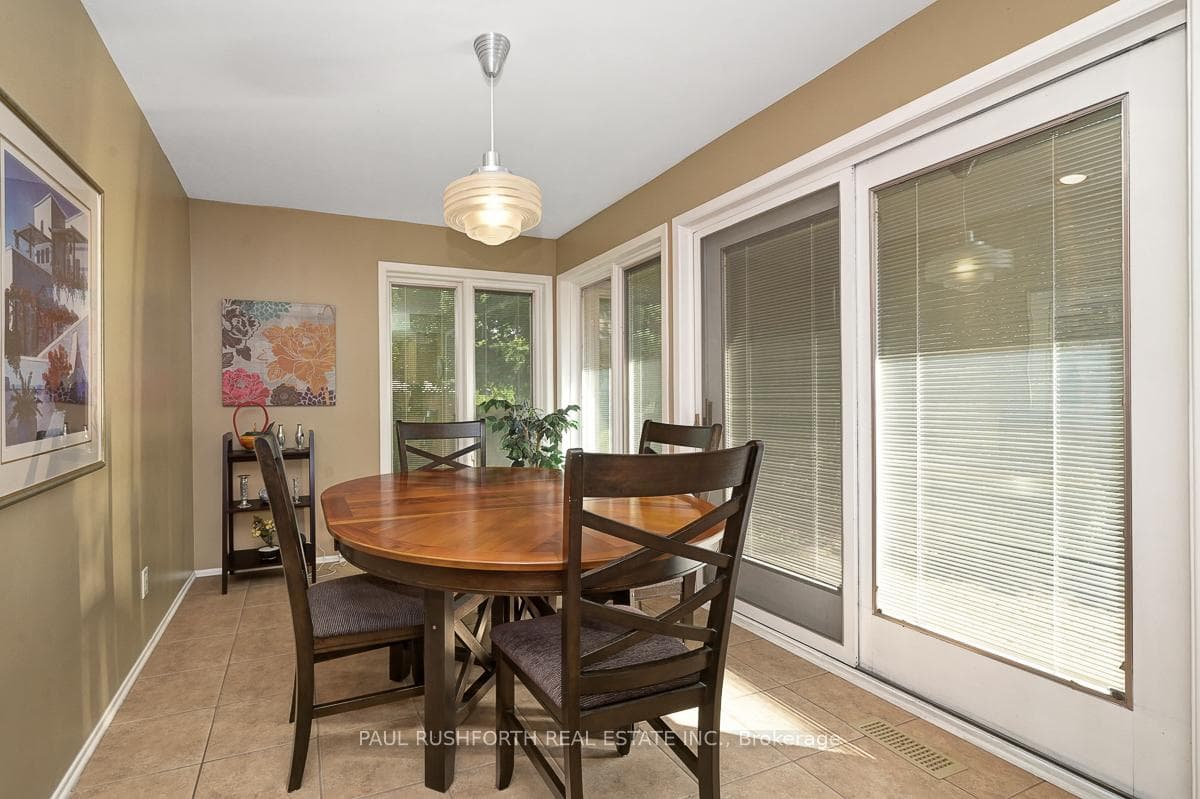 Kitchen Eating Area