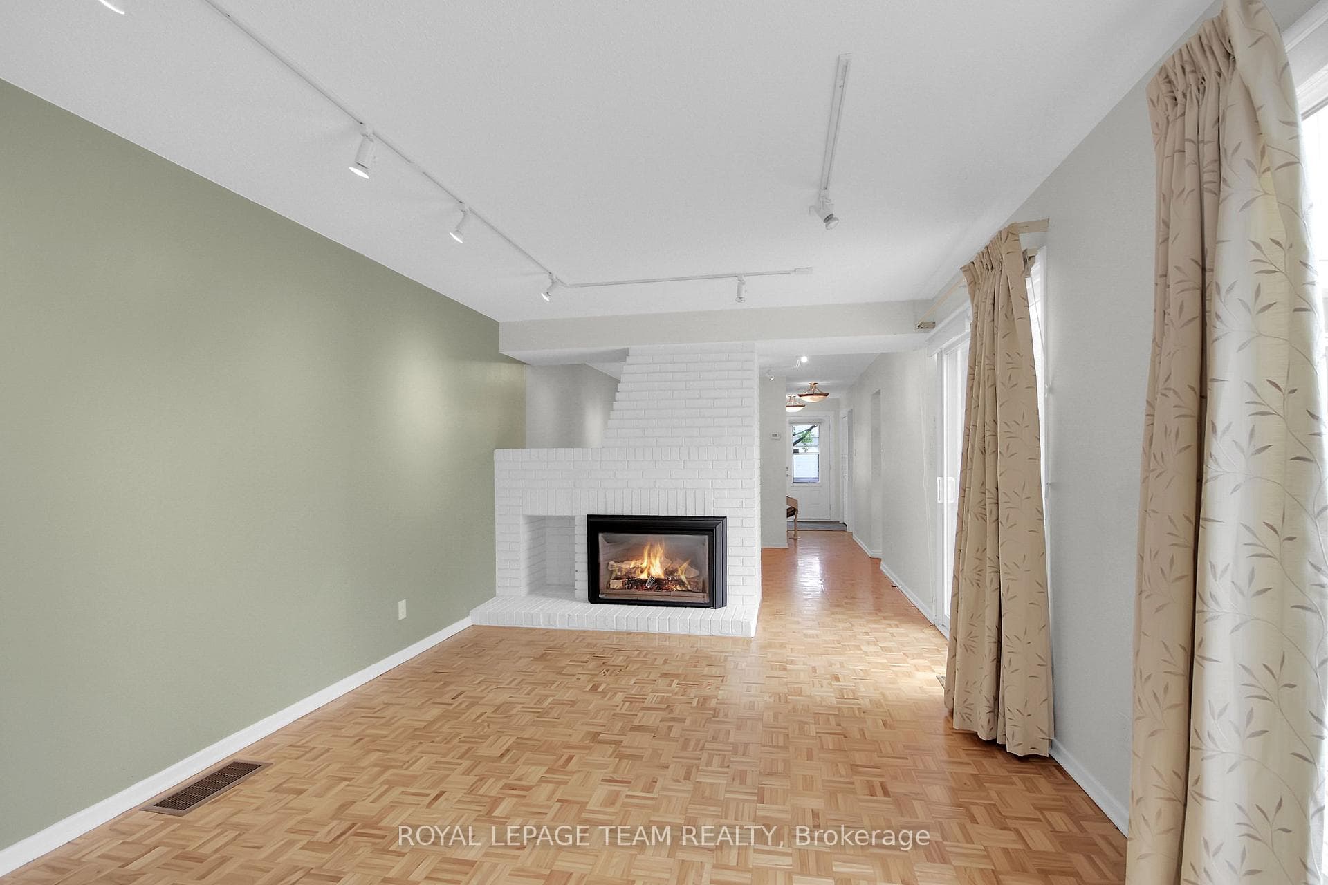 Excellent entertaining space