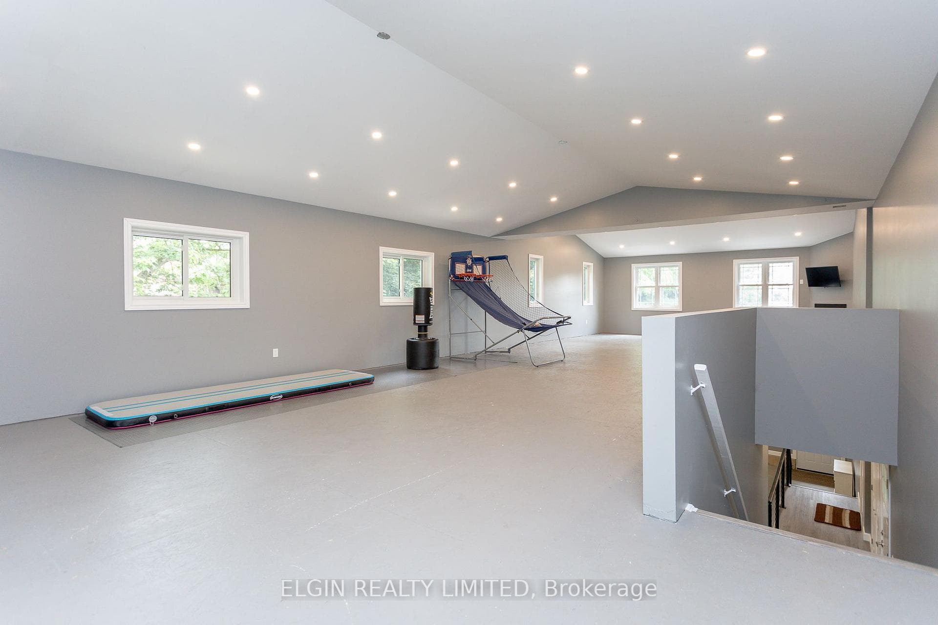 221 Centennial Avenue photo 19