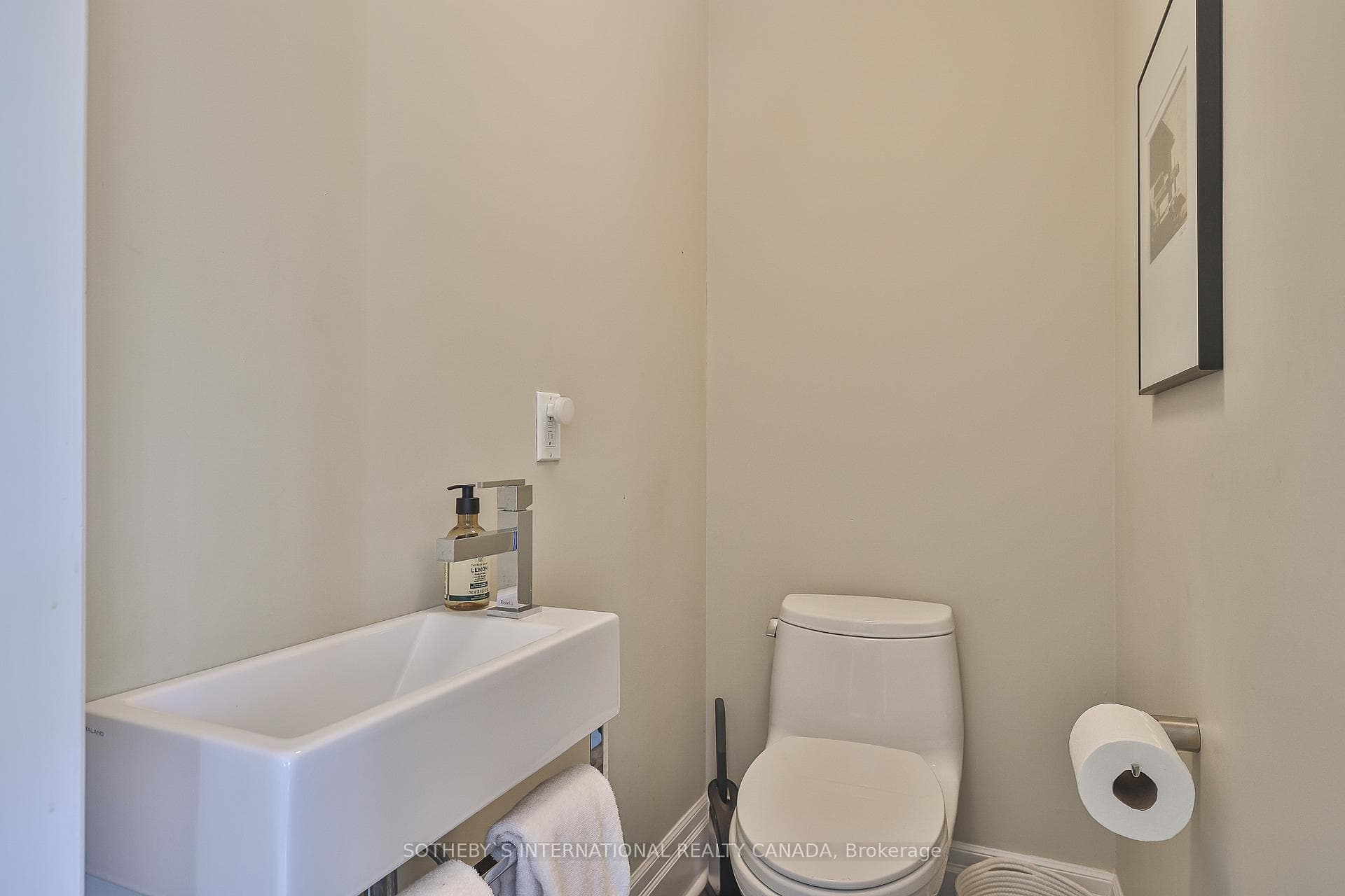 125 Lippincott Street photo 20