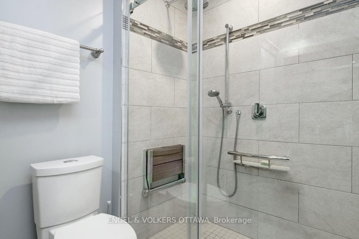 6 Stockport Private photo 25