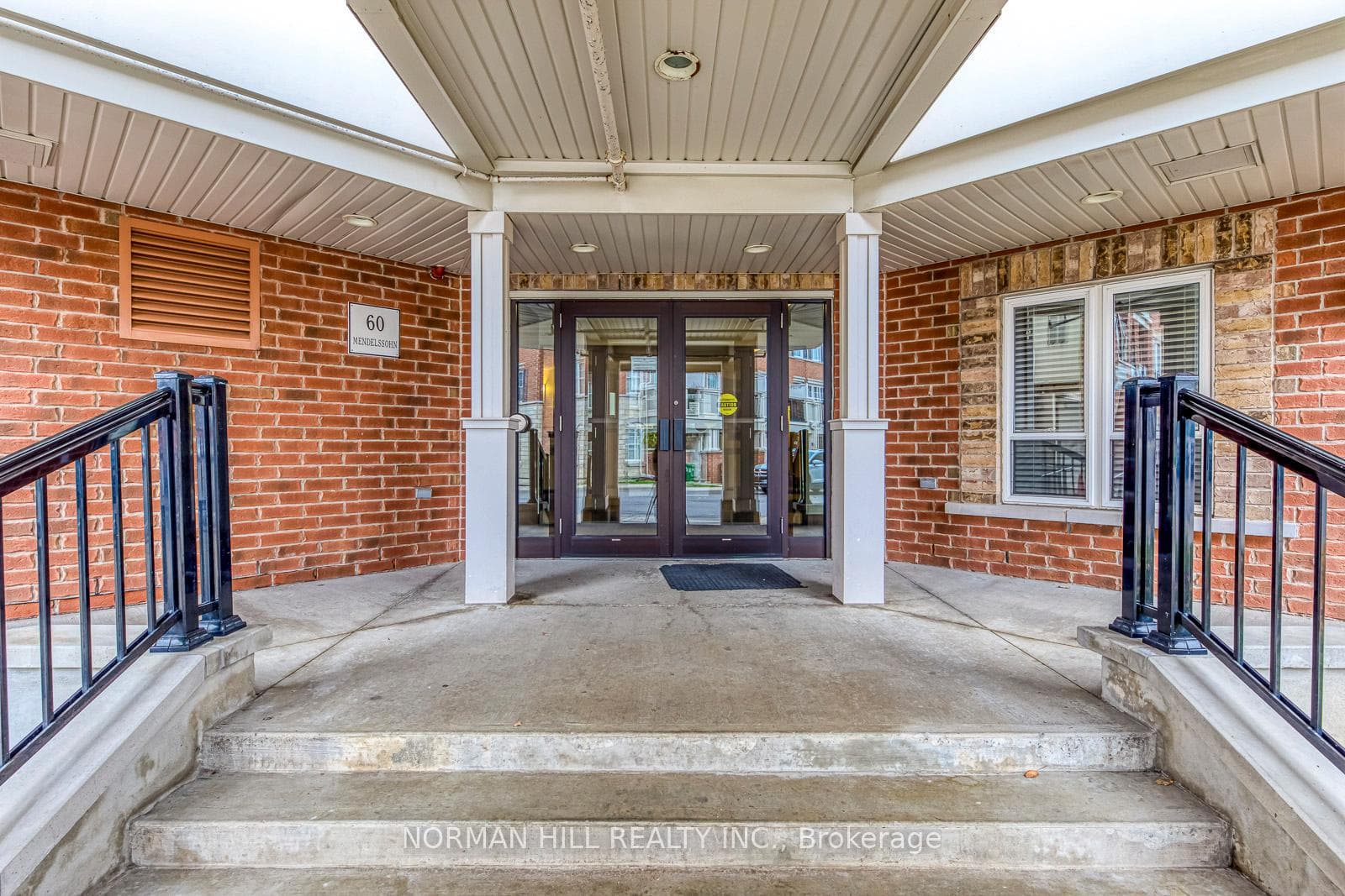 60 Mendelssohn Street Unit 104 photo 4