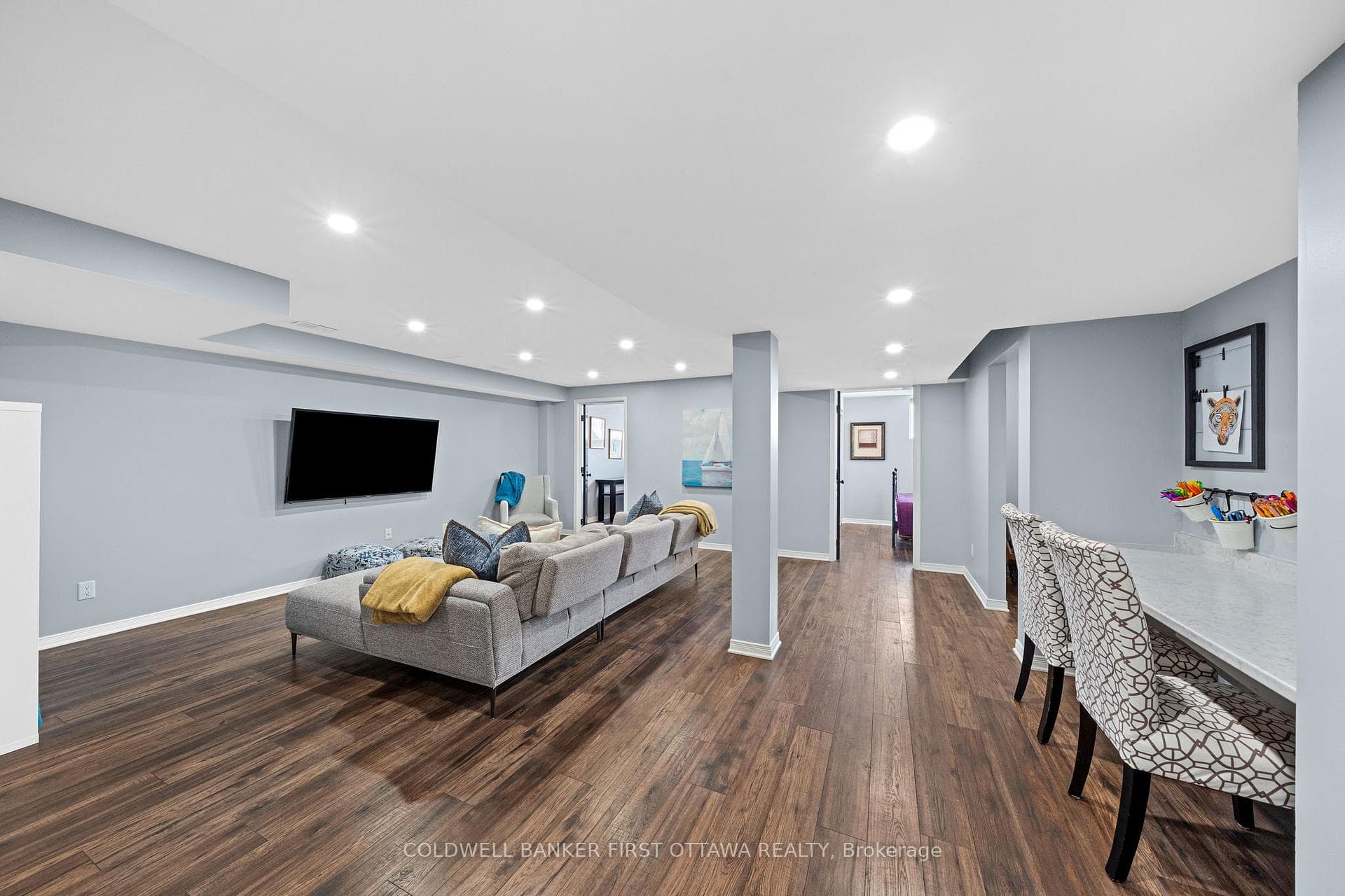 709 Mondego Terrace photo 32