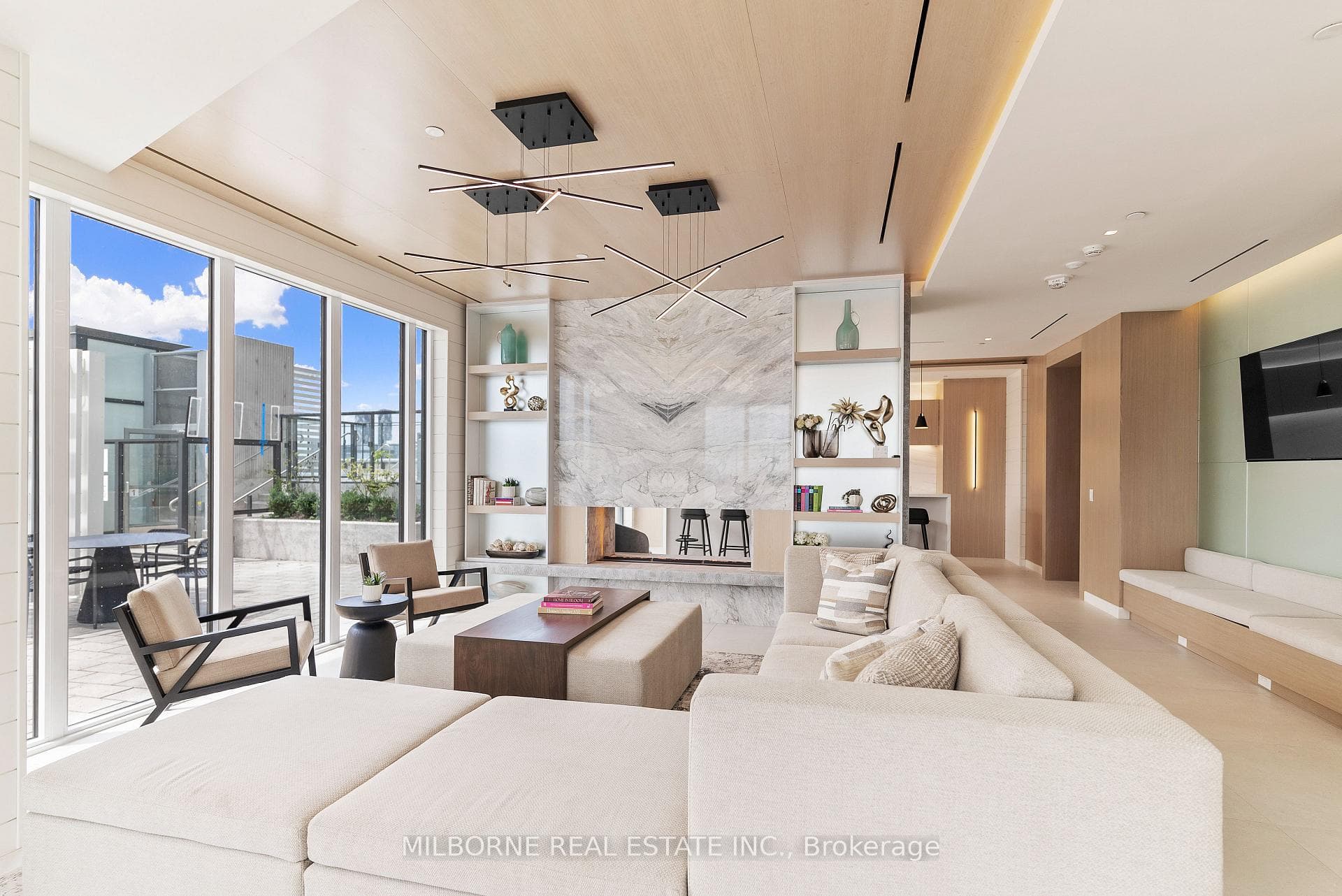 Amenities - Lounge