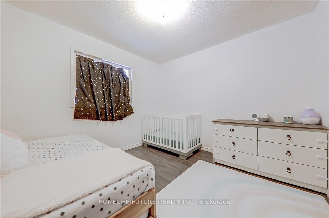 64 Bonspiel Drive photo 16
