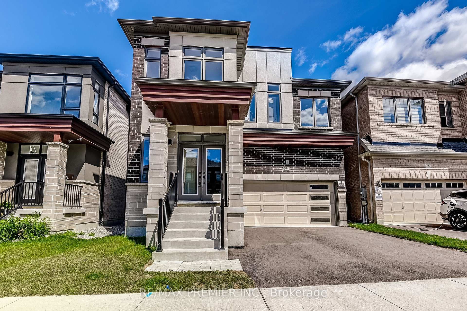 374 Boundary Boulevard photo 4