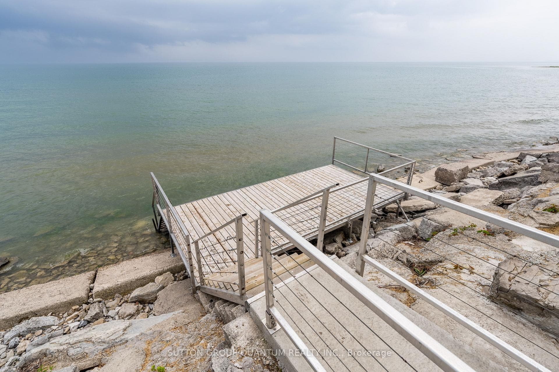 2118 Lakeshore Road photo 3