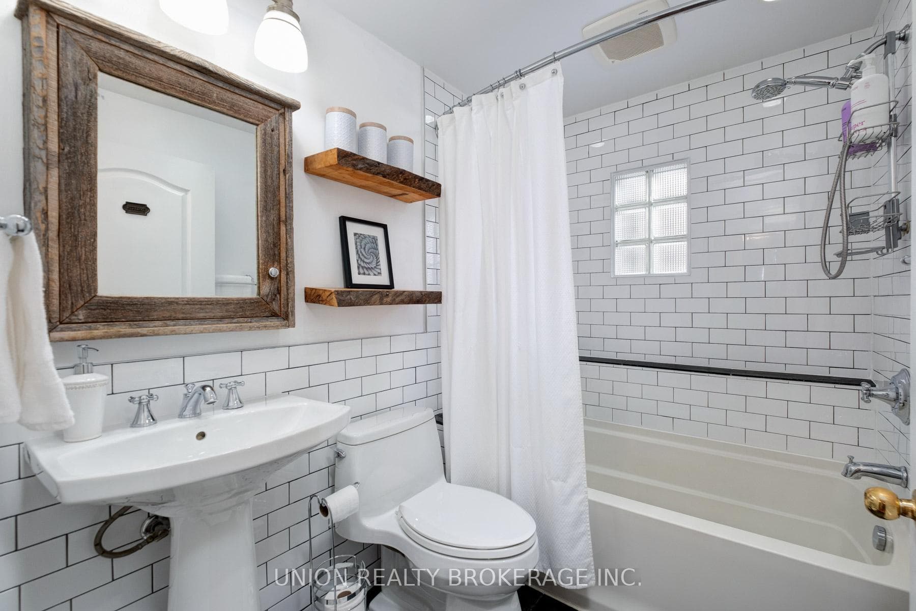 69 Maybourne Avenue photo 14