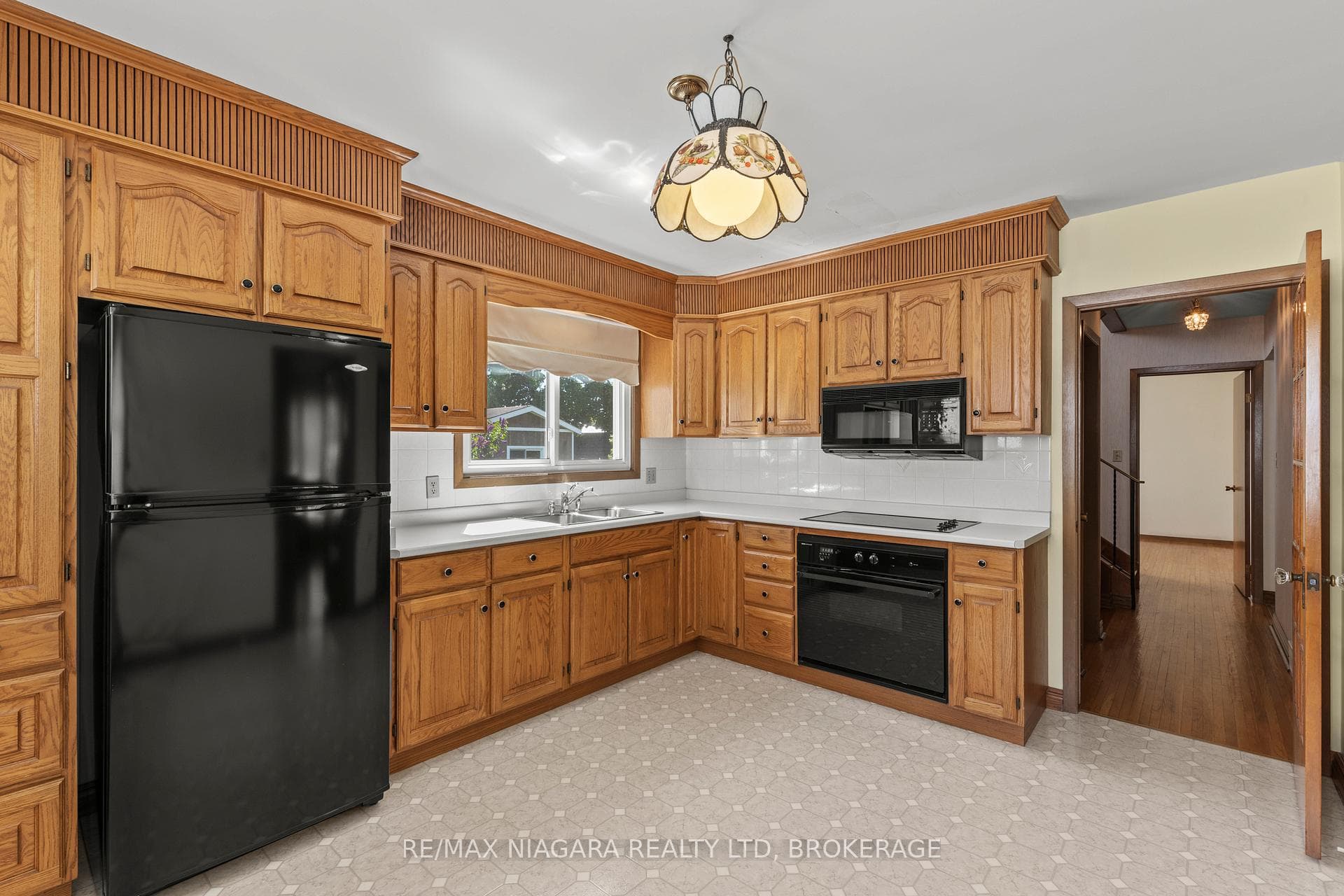 6628 Argyll Crescent photo 16