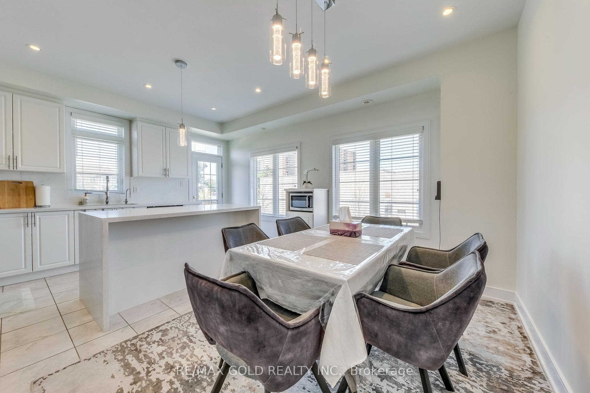 561 Mermaid Crescent photo 16