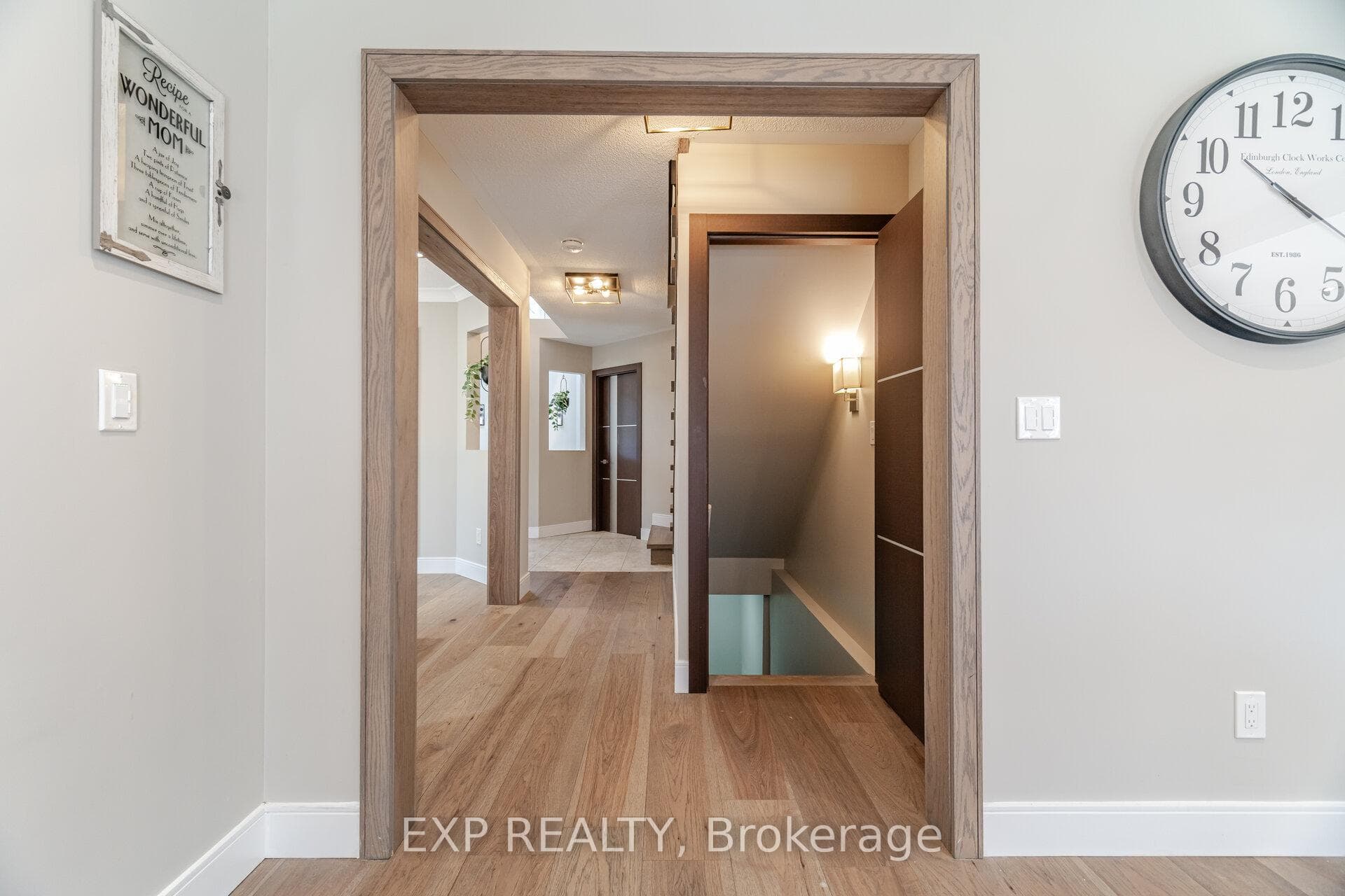 160 DIXON Drive photo 38