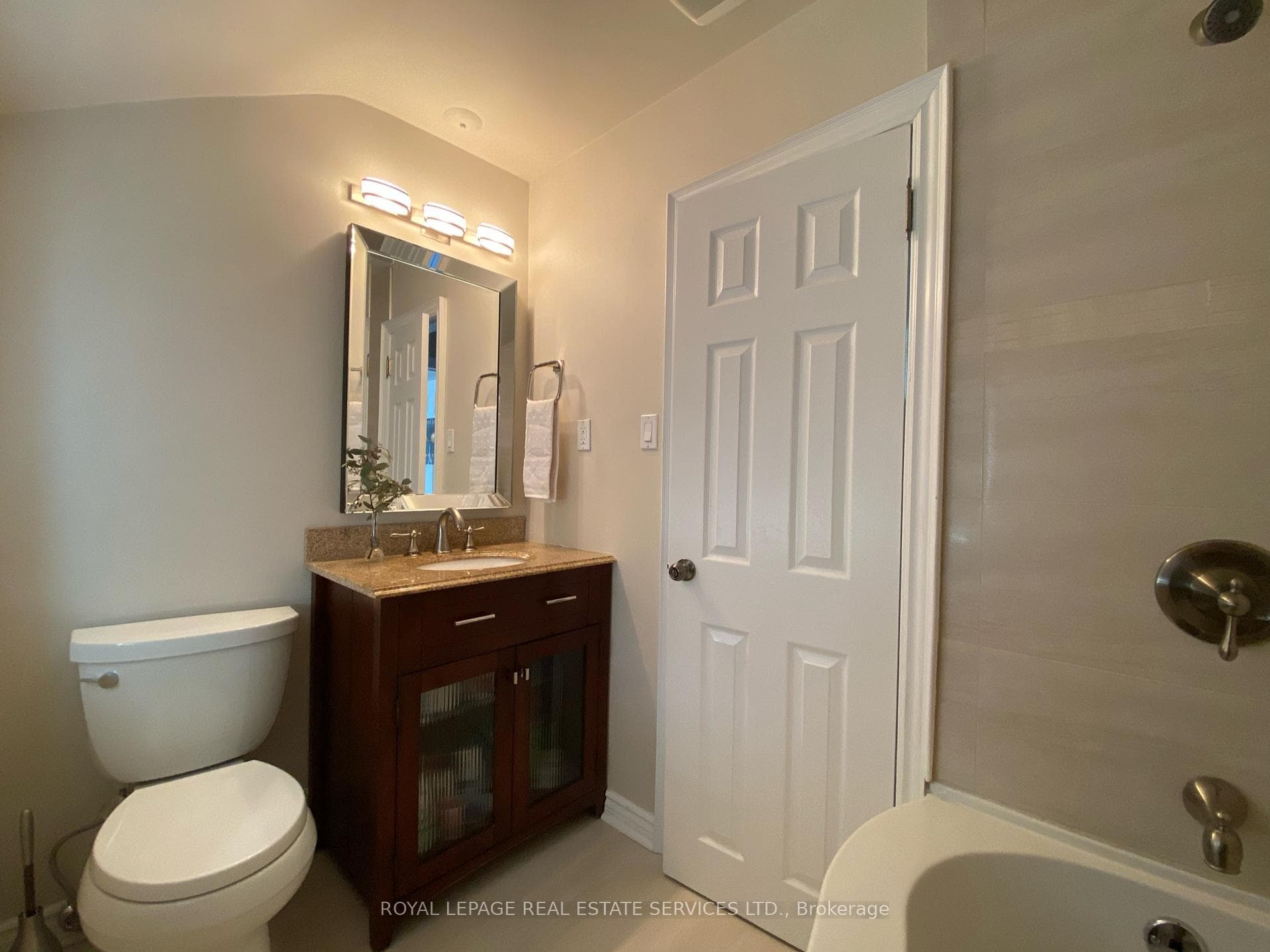 31 Orchard Crescent photo 17