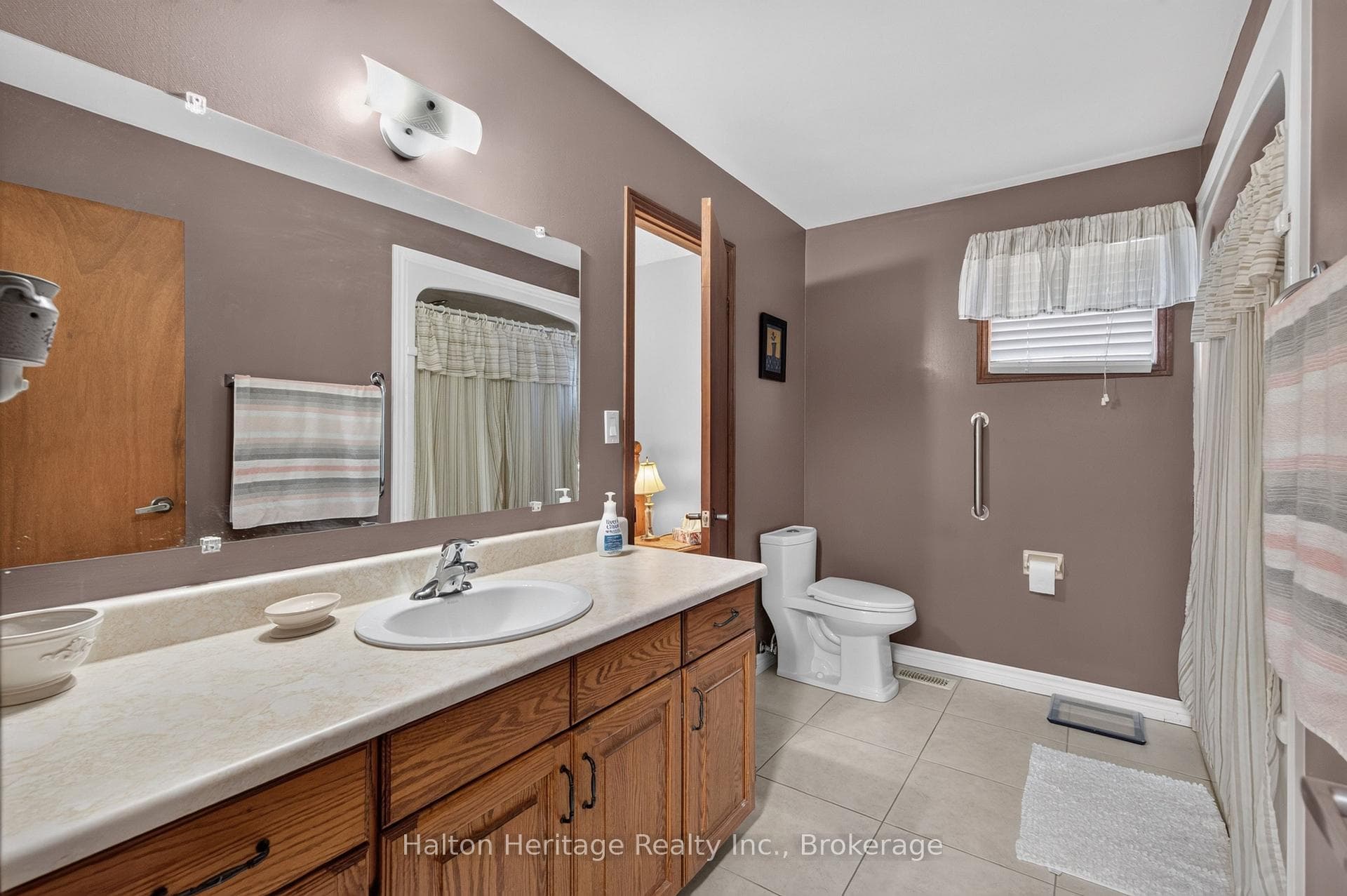 400 Eaglewood Drive photo 13