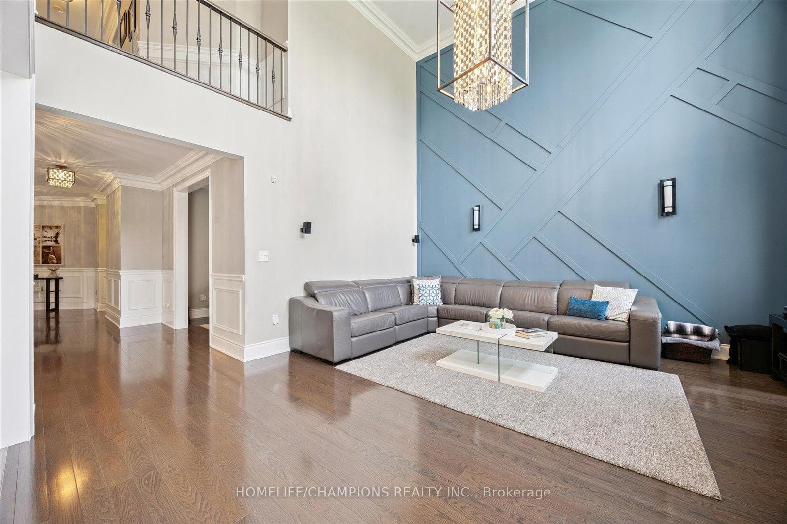 1612 Sandhurst Crescent photo 19
