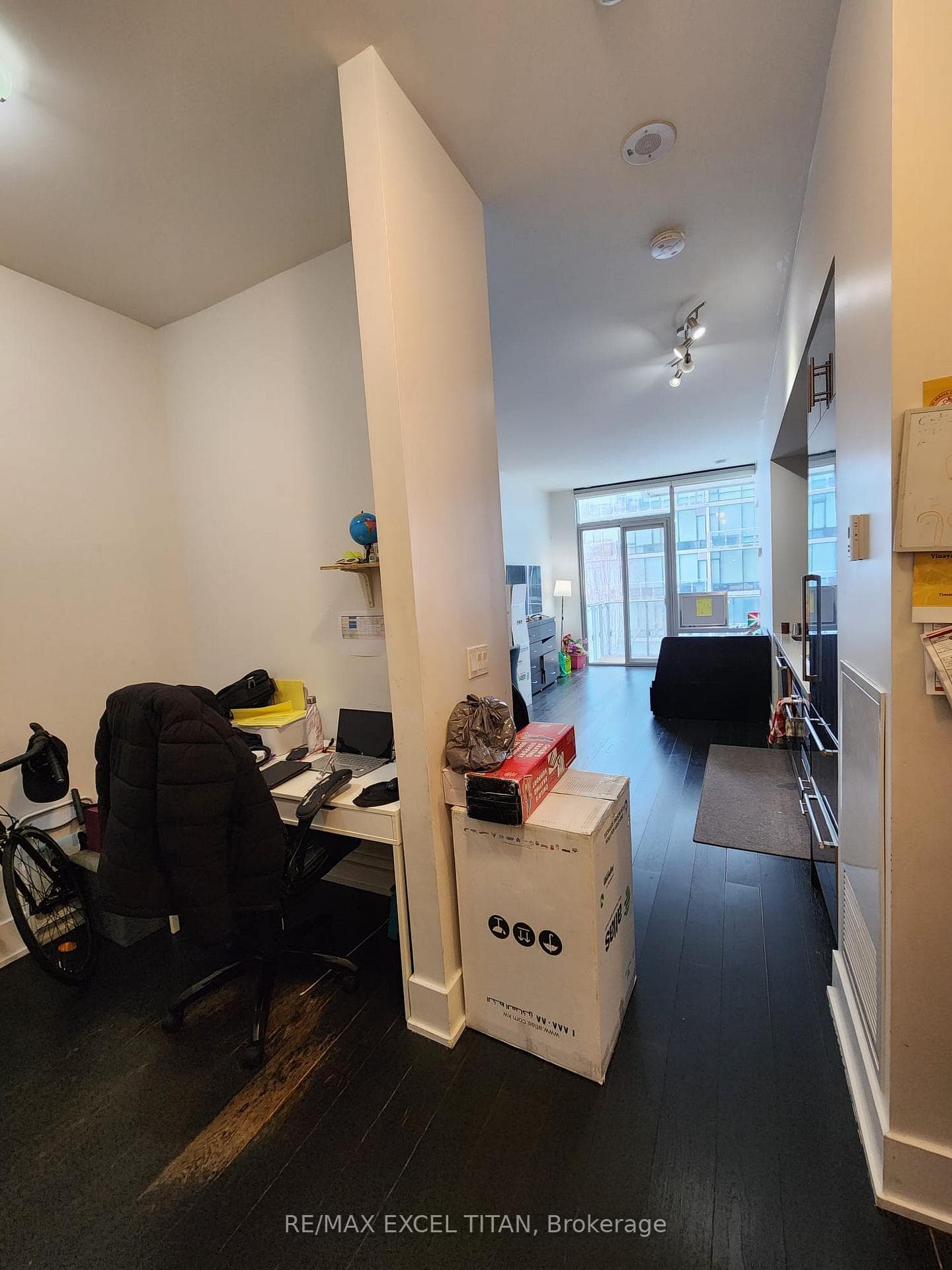 39 Queens Quay Unit 524 photo 8