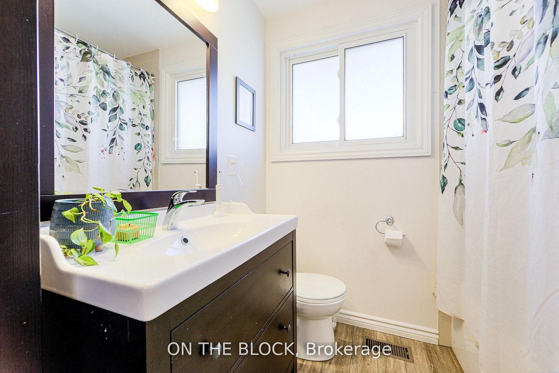 151 Nugent Drive Unit Upper photo 14