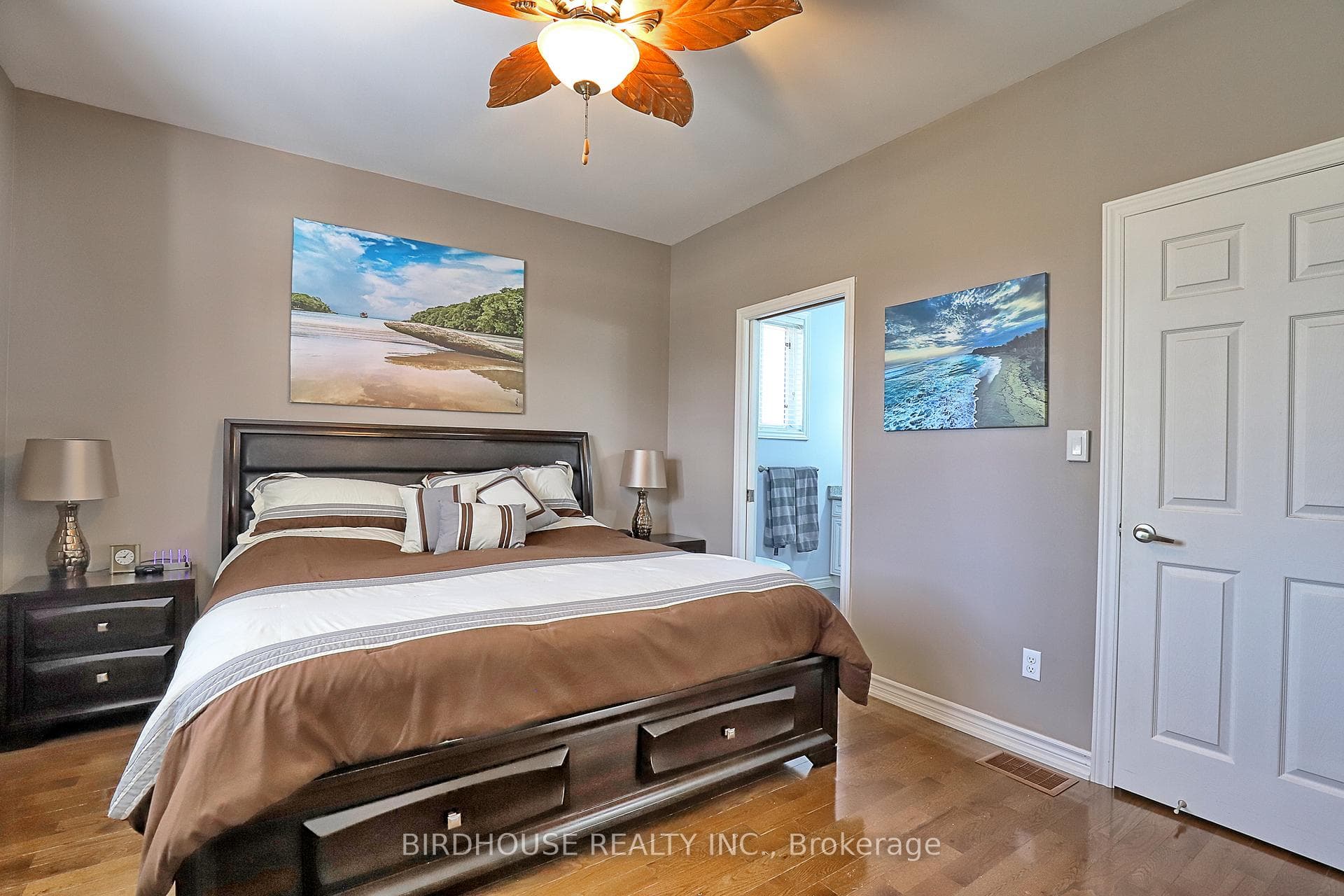 21 ELLIS Crescent photo 19