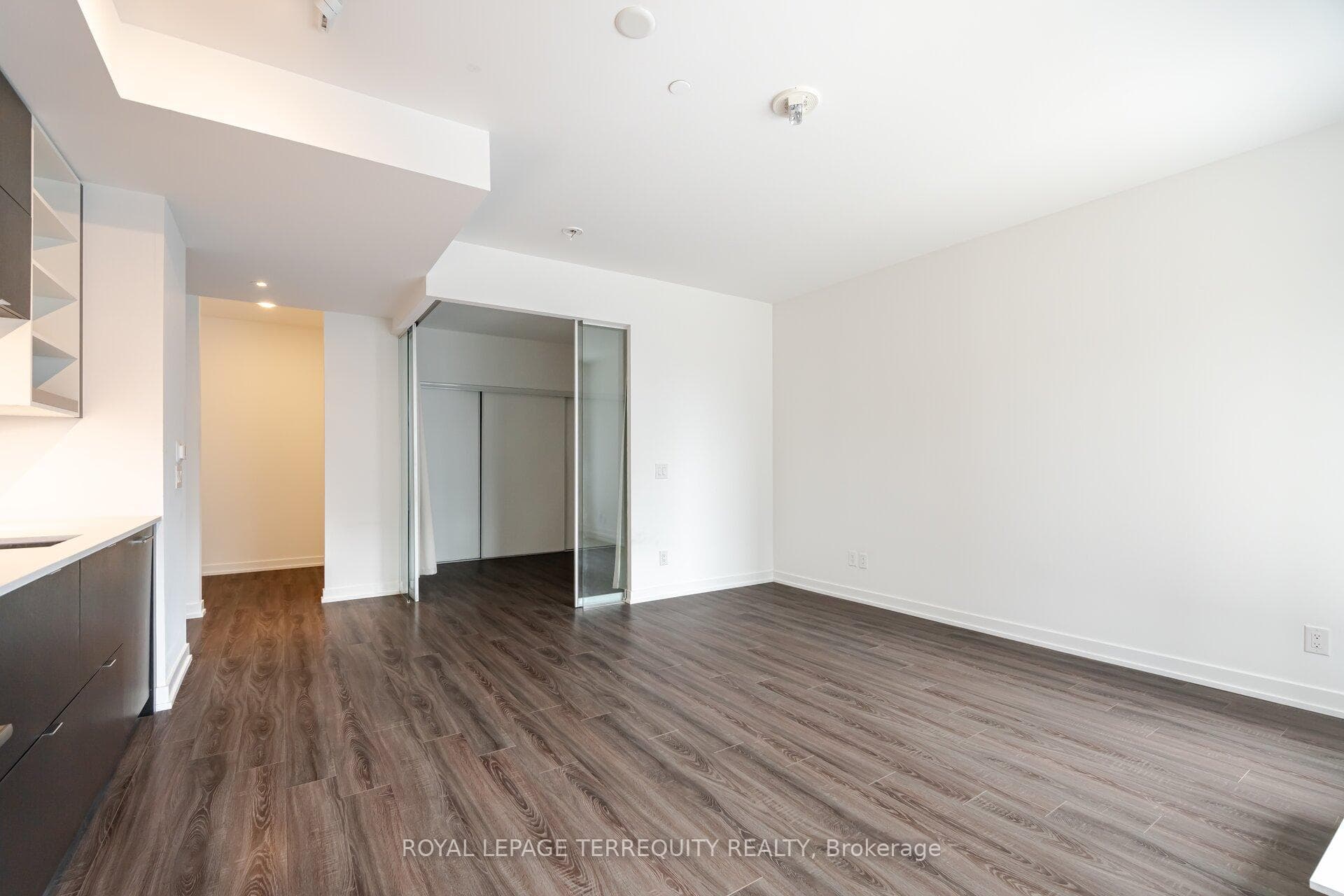 20 Edward Street Unit 518 photo 9