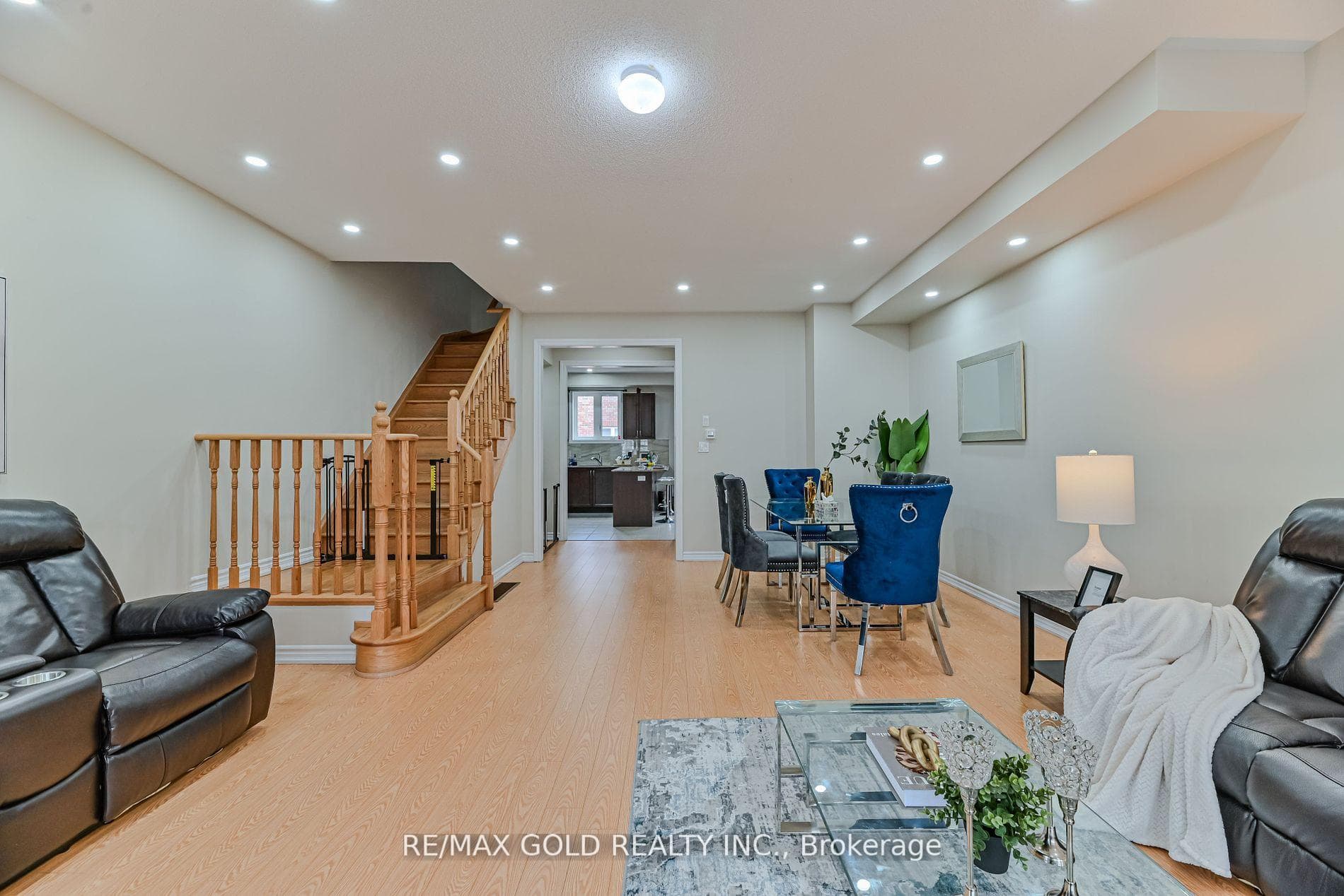 17 Miami Grove photo 9