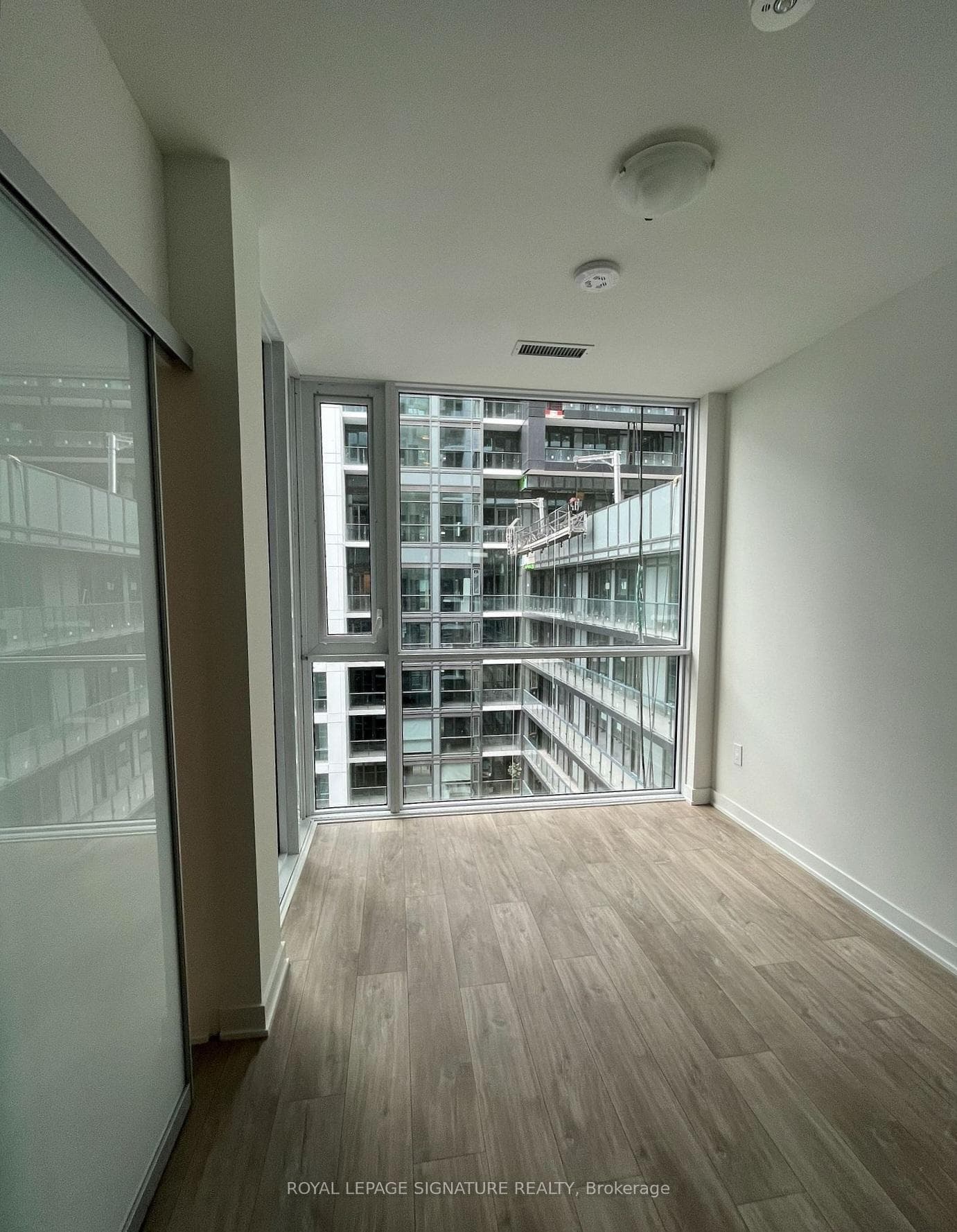 60 Princess Street Unit 1032 SE photo 5