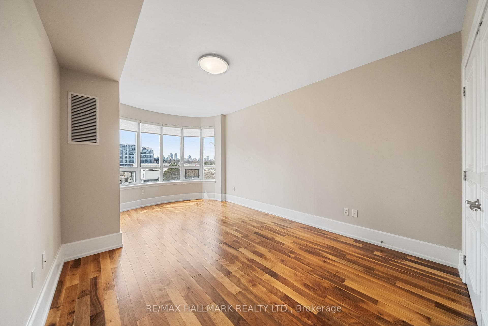660 Sheppard Avenue Unit 601 photo 23