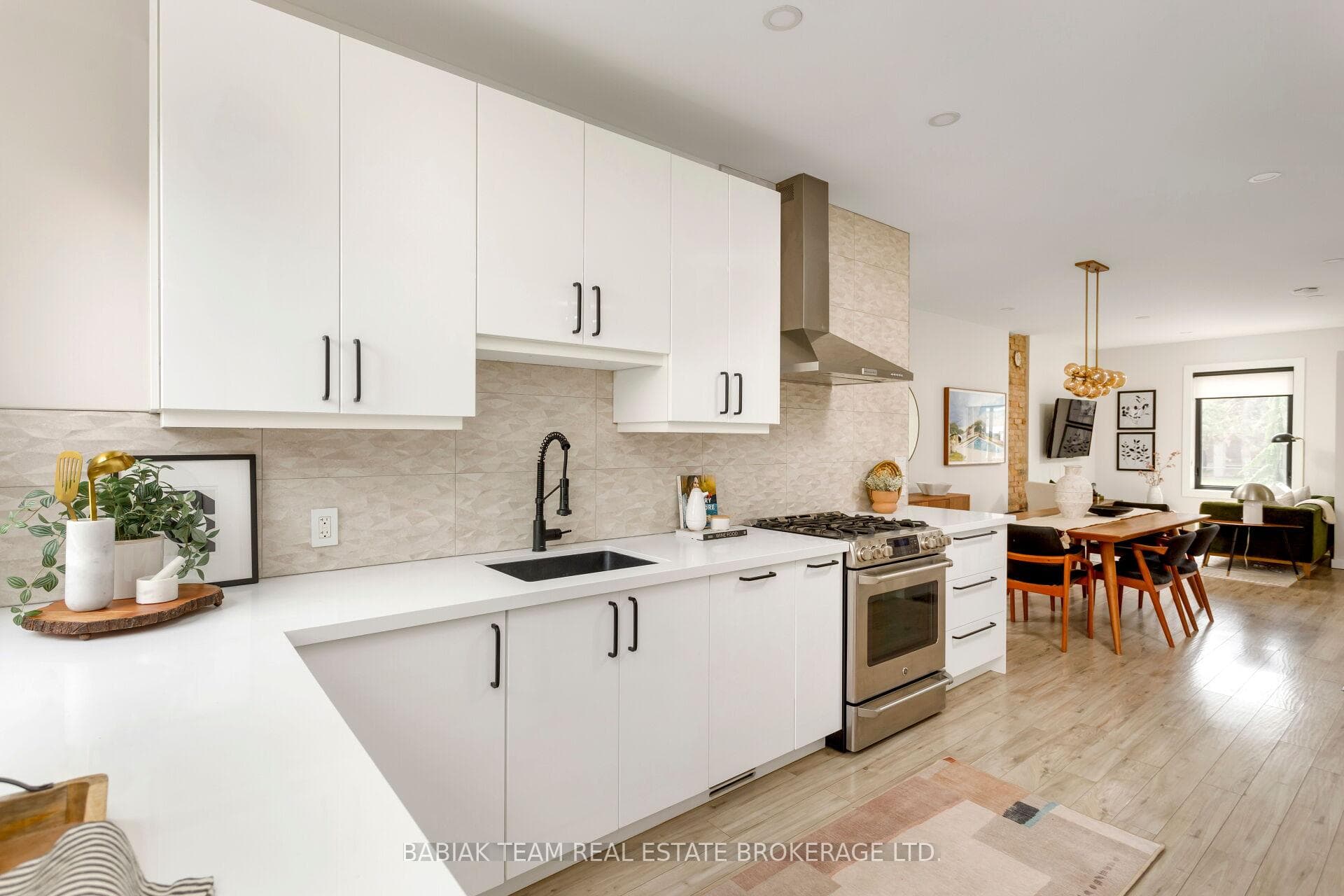 497 Keele Street photo 18