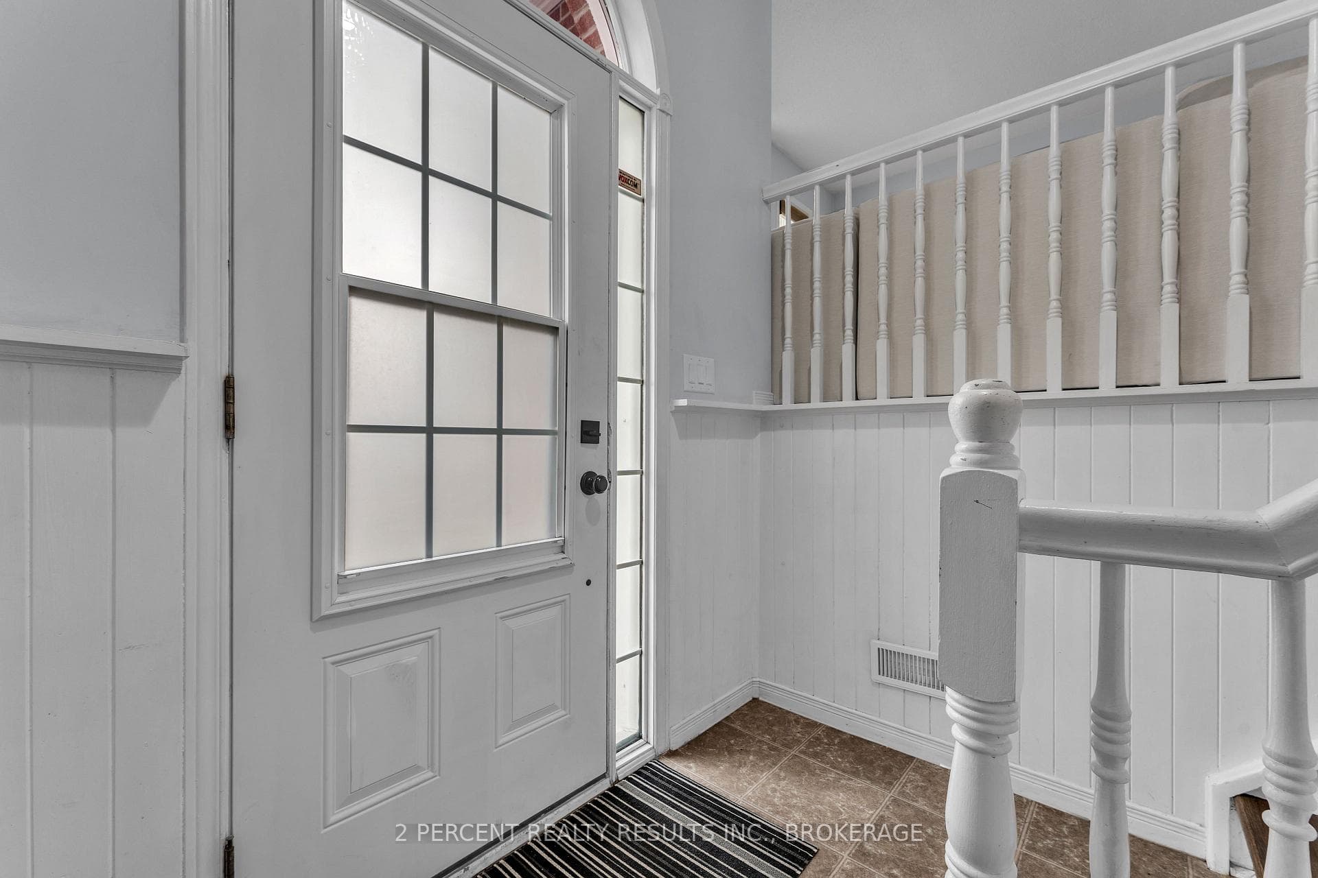 1294 Brackenwood Crescent photo 4