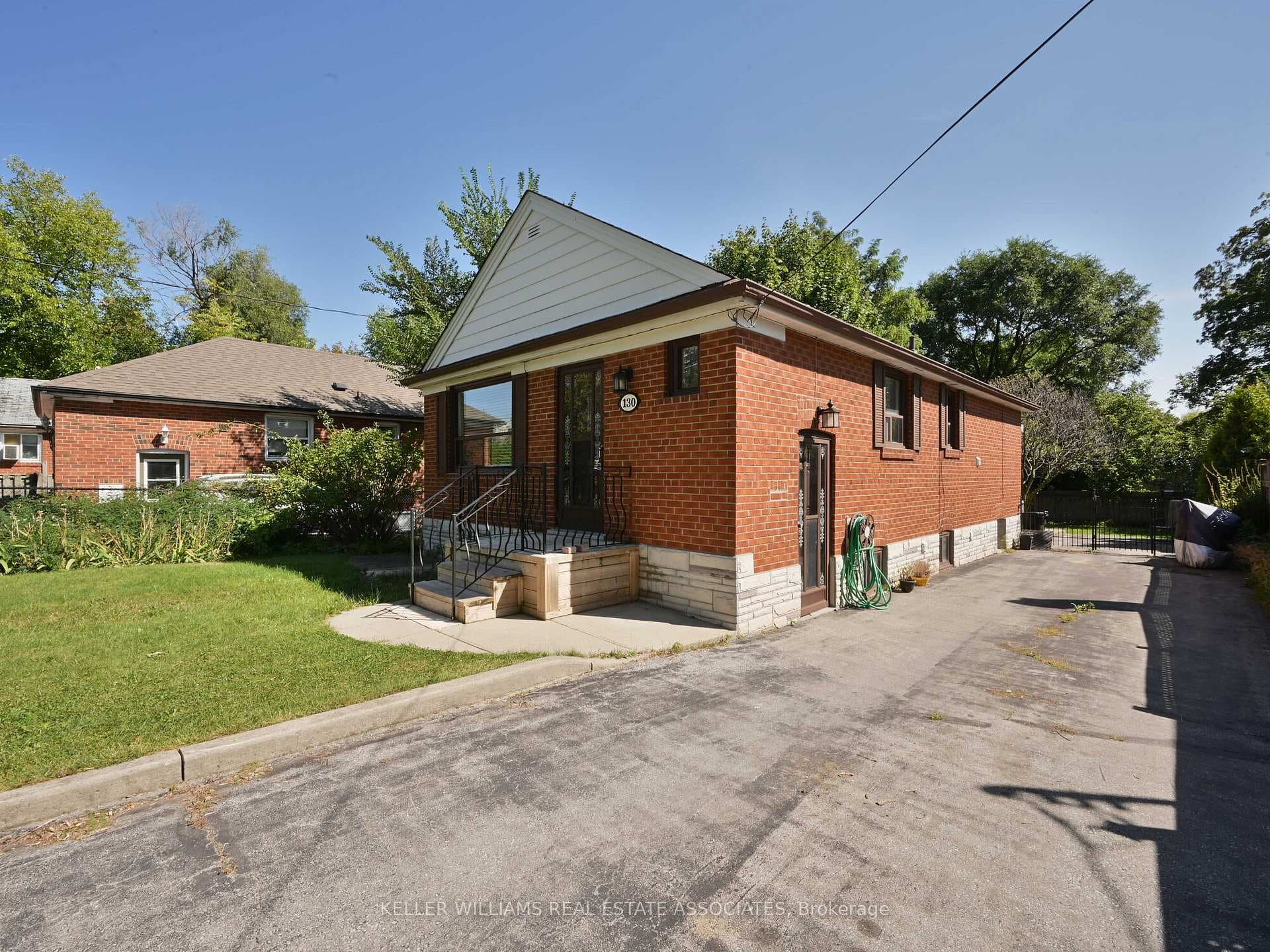130 Prince Charles Drive Unit Main photo 1