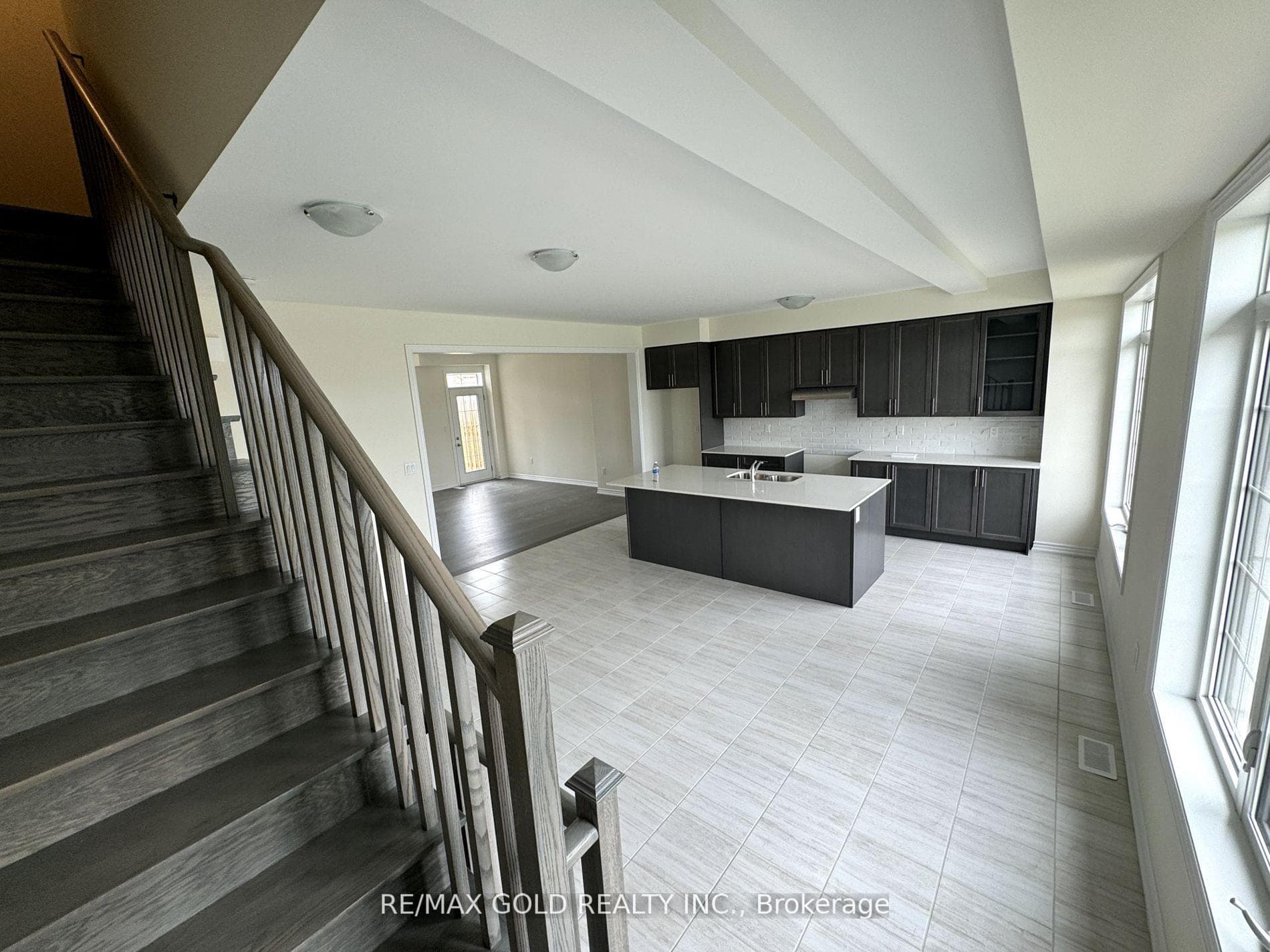 75 Hayrake Street photo 4